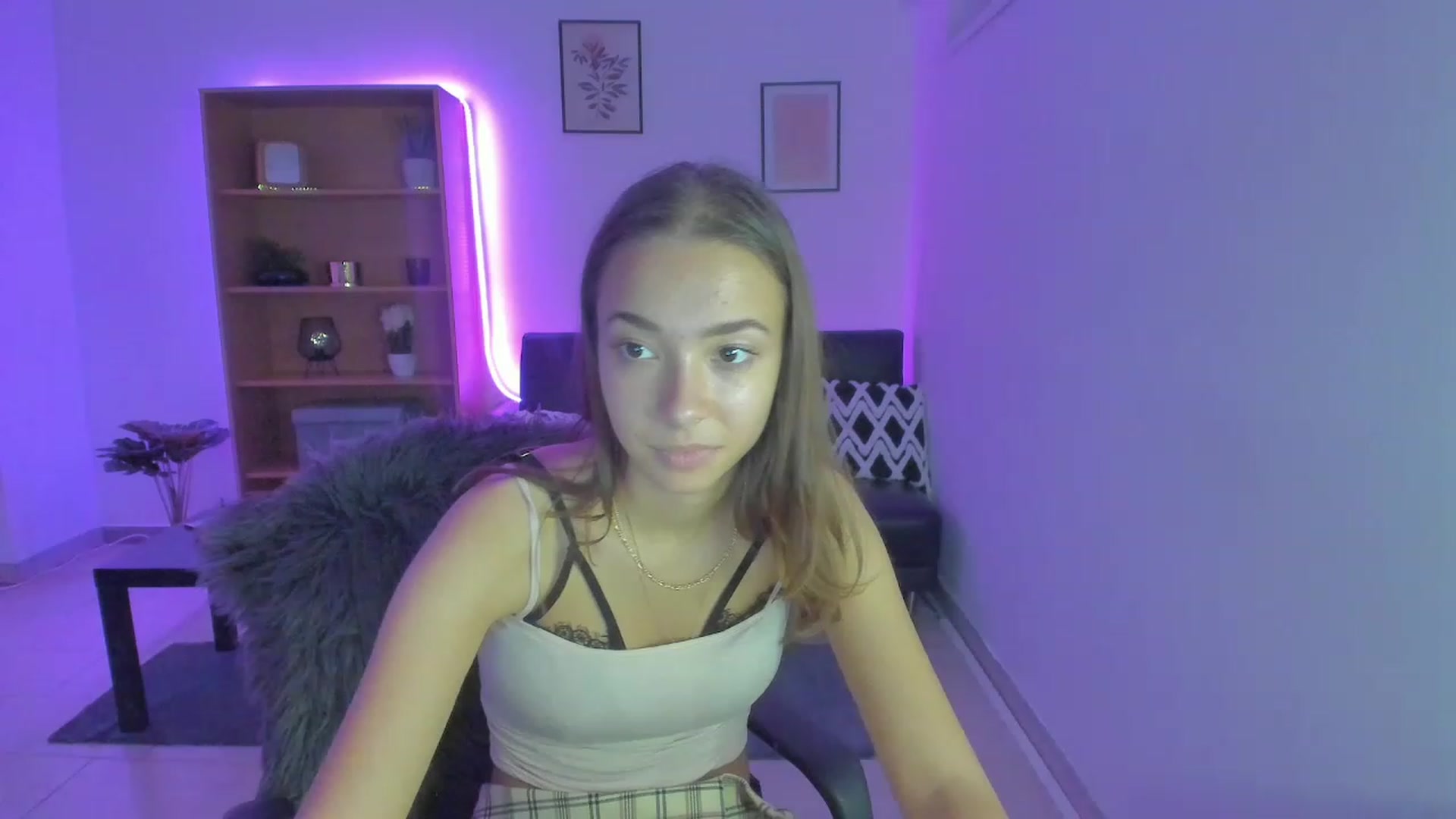 Gallery image thumbnail from Lara_lust18's myfreecams stream on, 03/04/2023, 18:54 image 13 of 20