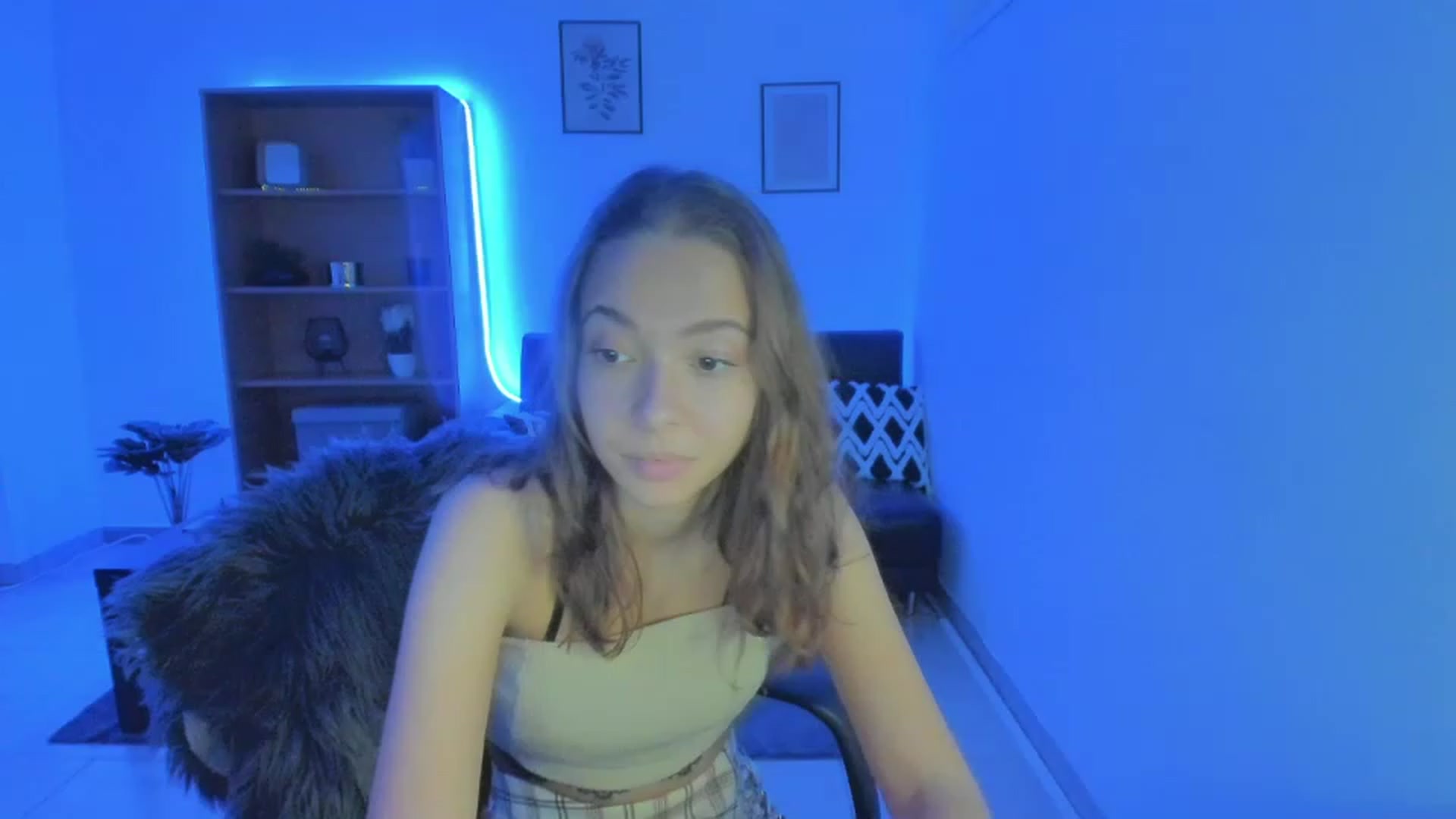Gallery image thumbnail from Lara_lust18's myfreecams stream on, 03/05/2023, 15:36 image 9 of 20