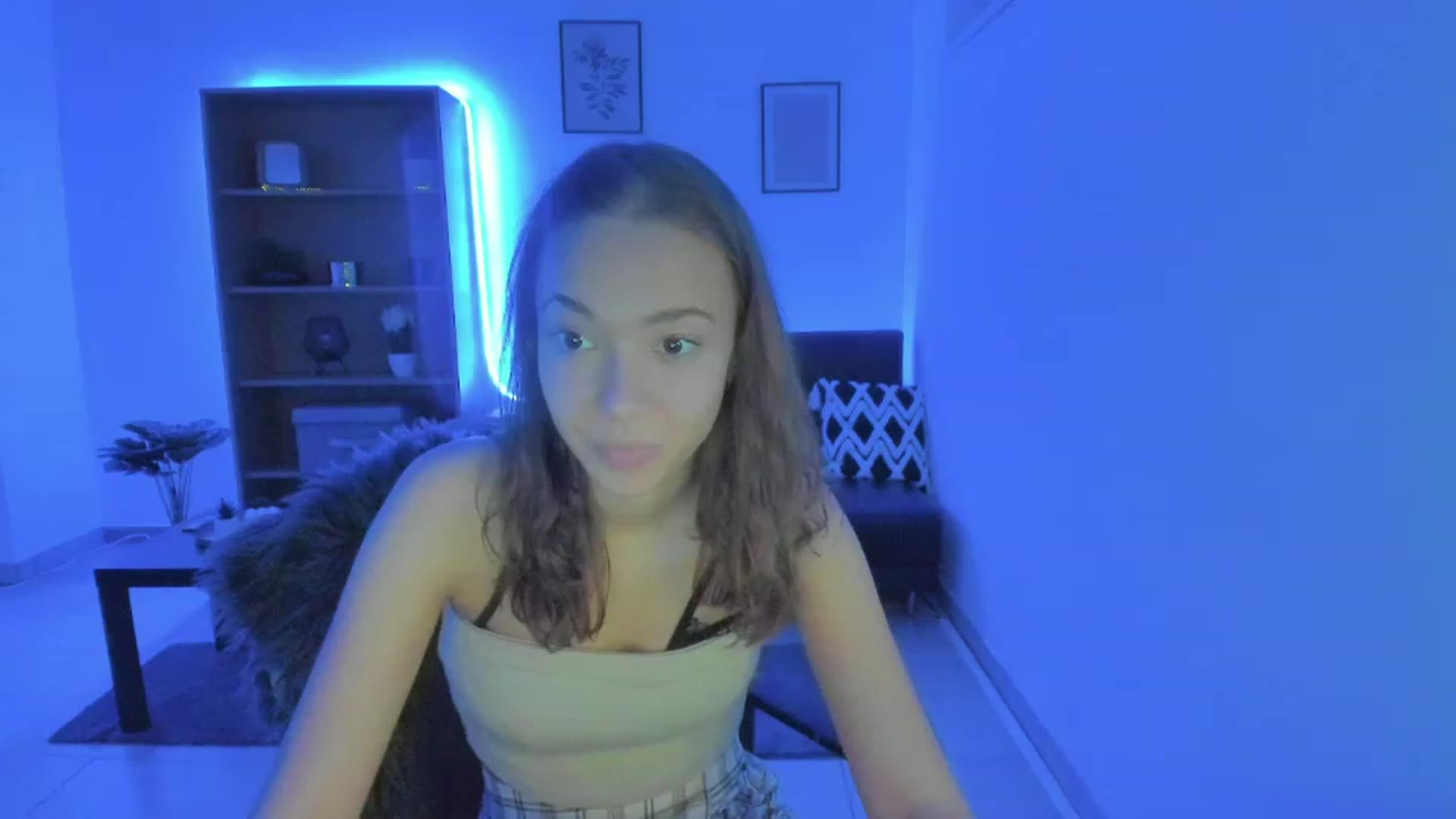 Gallery image thumbnail from Lara_lust18's myfreecams stream on, 03/05/2023, 16:27 image 9 of 20