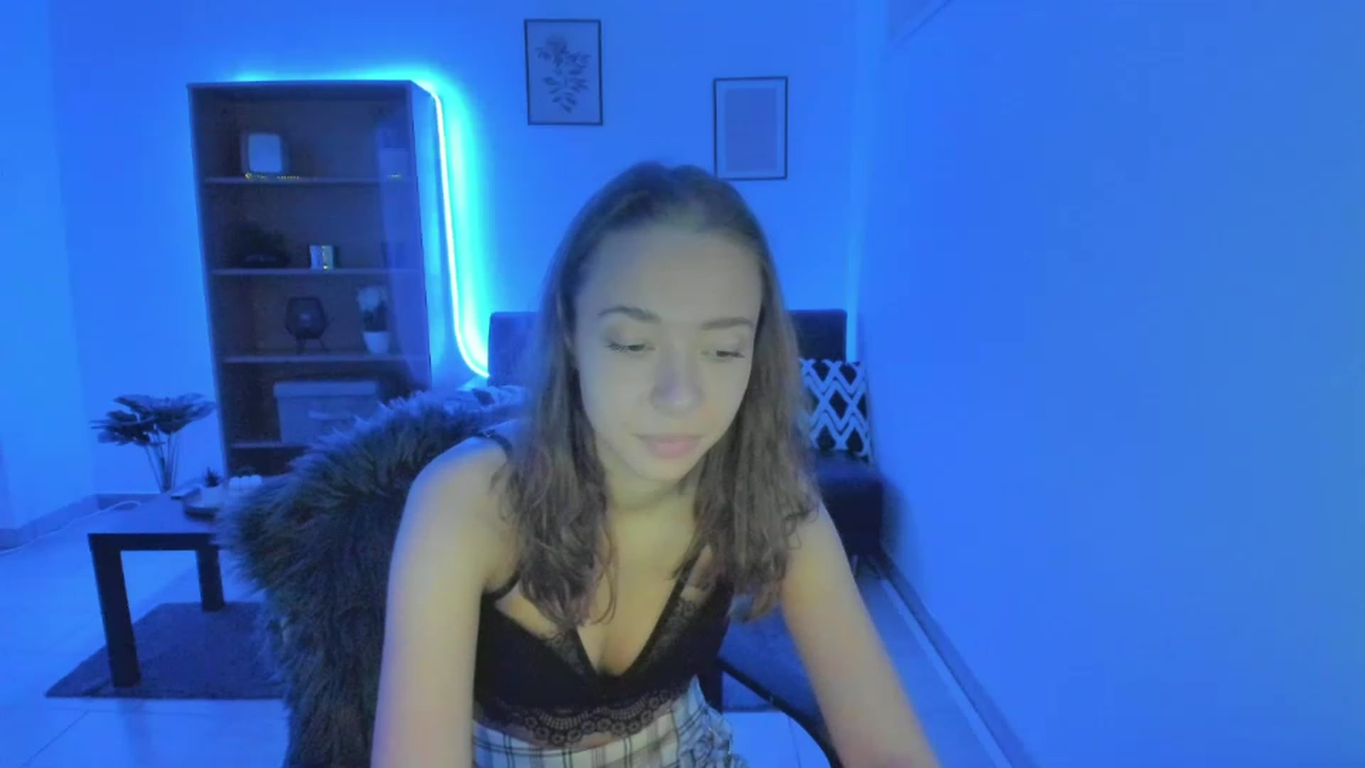 Gallery image thumbnail from Lara_lust18's myfreecams stream on, 03/05/2023, 16:27 image 18 of 20