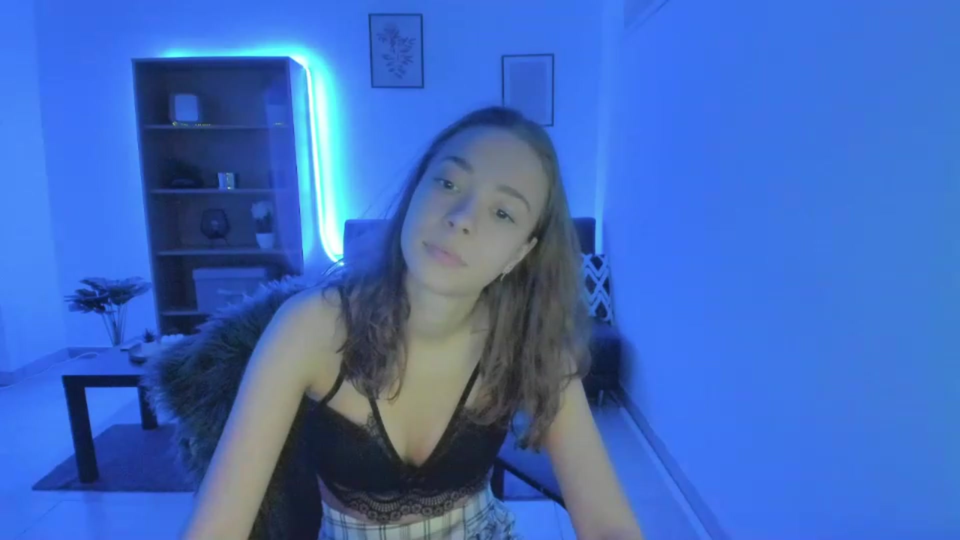 Gallery image thumbnail from Lara_lust18's myfreecams stream on, 03/05/2023, 16:27 image 13 of 20
