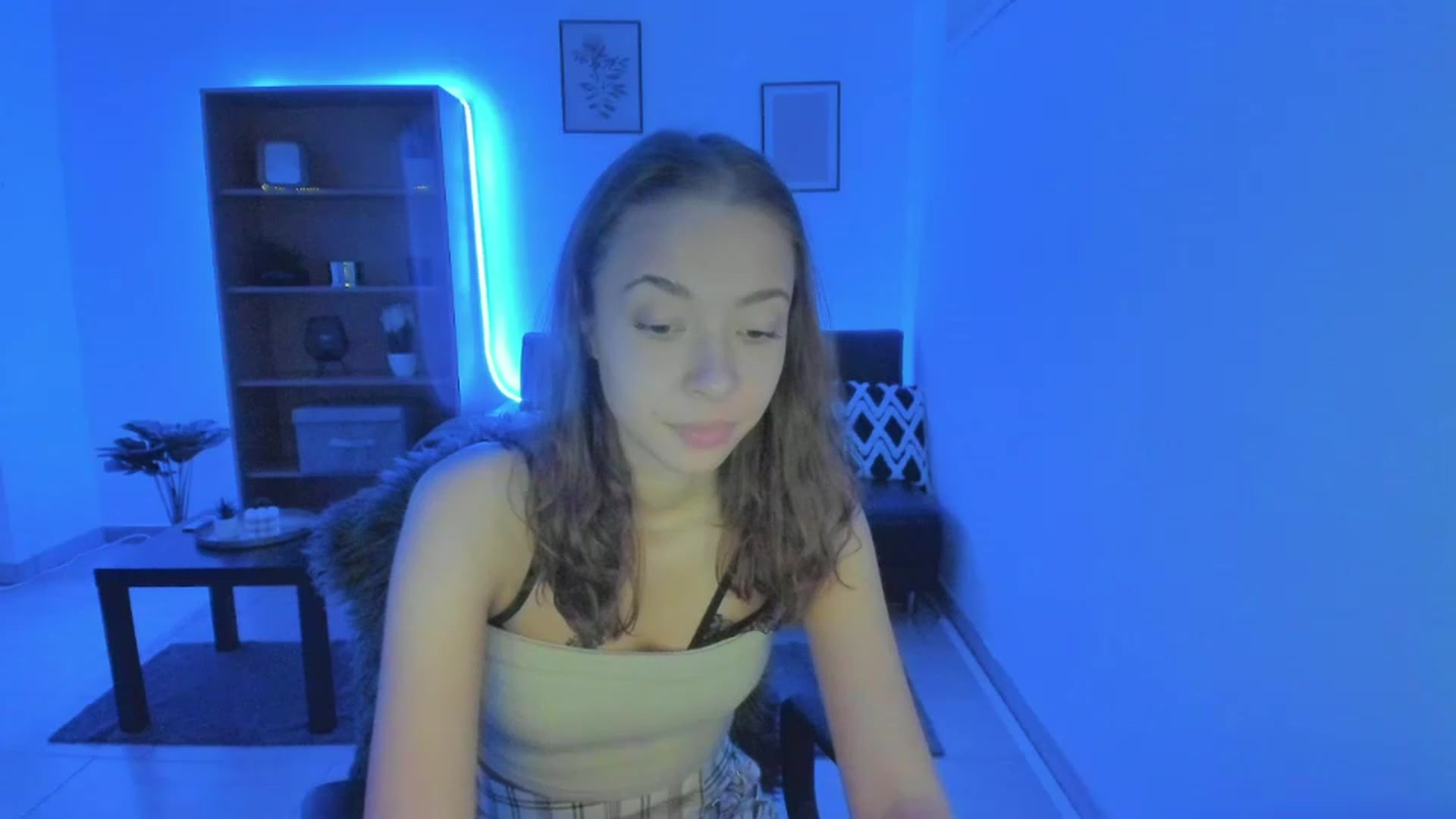 Gallery image thumbnail from Lara_lust18's myfreecams stream on, 03/05/2023, 16:27 image 3 of 20