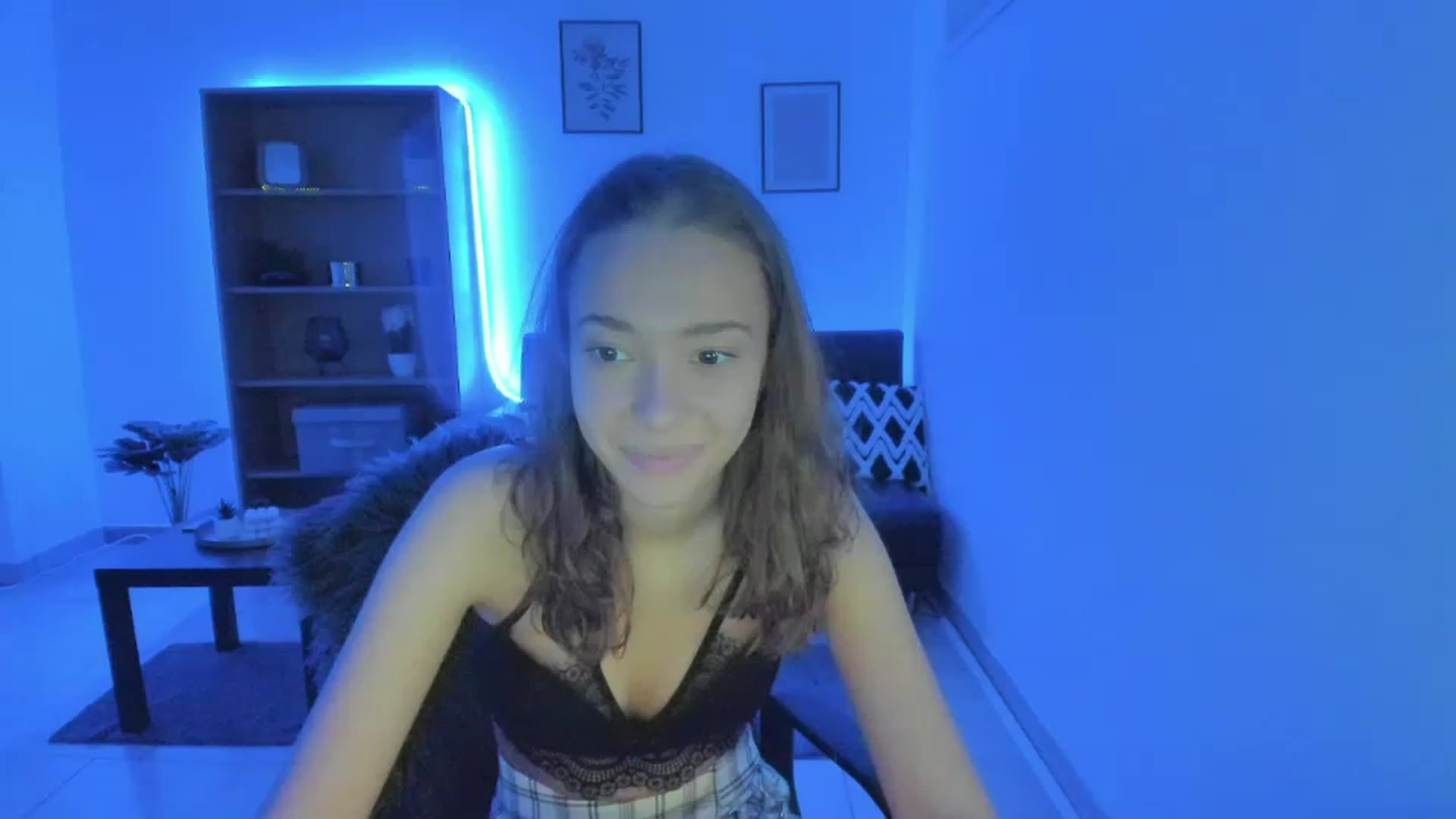 Gallery image thumbnail from Lara_lust18's myfreecams stream on, 03/05/2023, 16:27 image 16 of 20