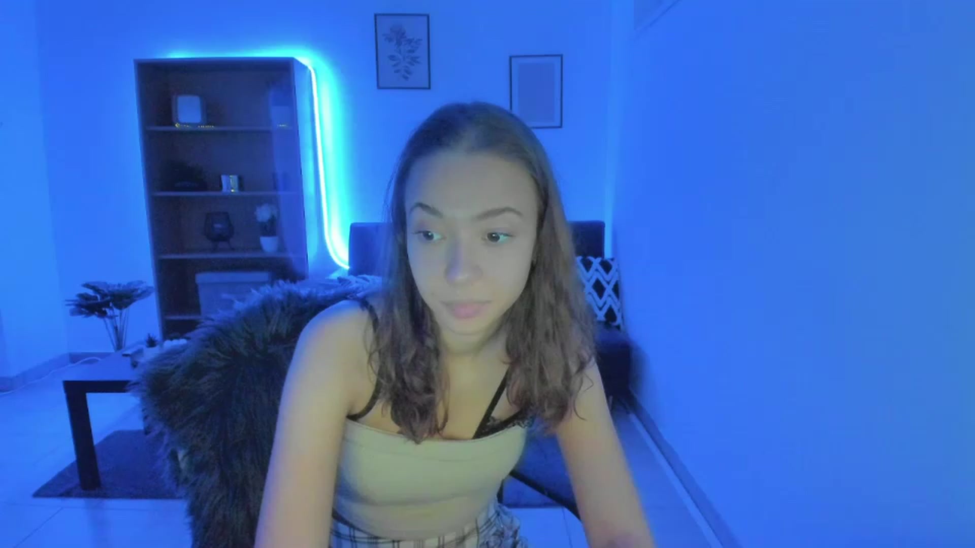 Gallery image thumbnail from Lara_lust18's myfreecams stream on, 03/05/2023, 16:27 image 5 of 20