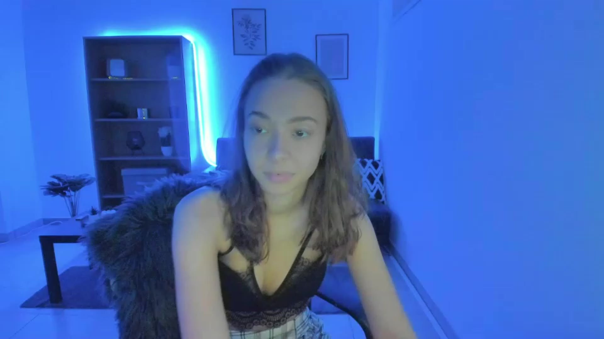 Gallery image thumbnail from Lara_lust18's myfreecams stream on, 03/05/2023, 16:27 image 15 of 20