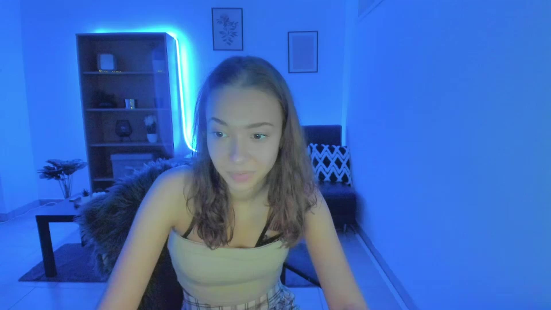 Gallery image thumbnail from Lara_lust18's myfreecams stream on, 03/05/2023, 16:27 image 10 of 20