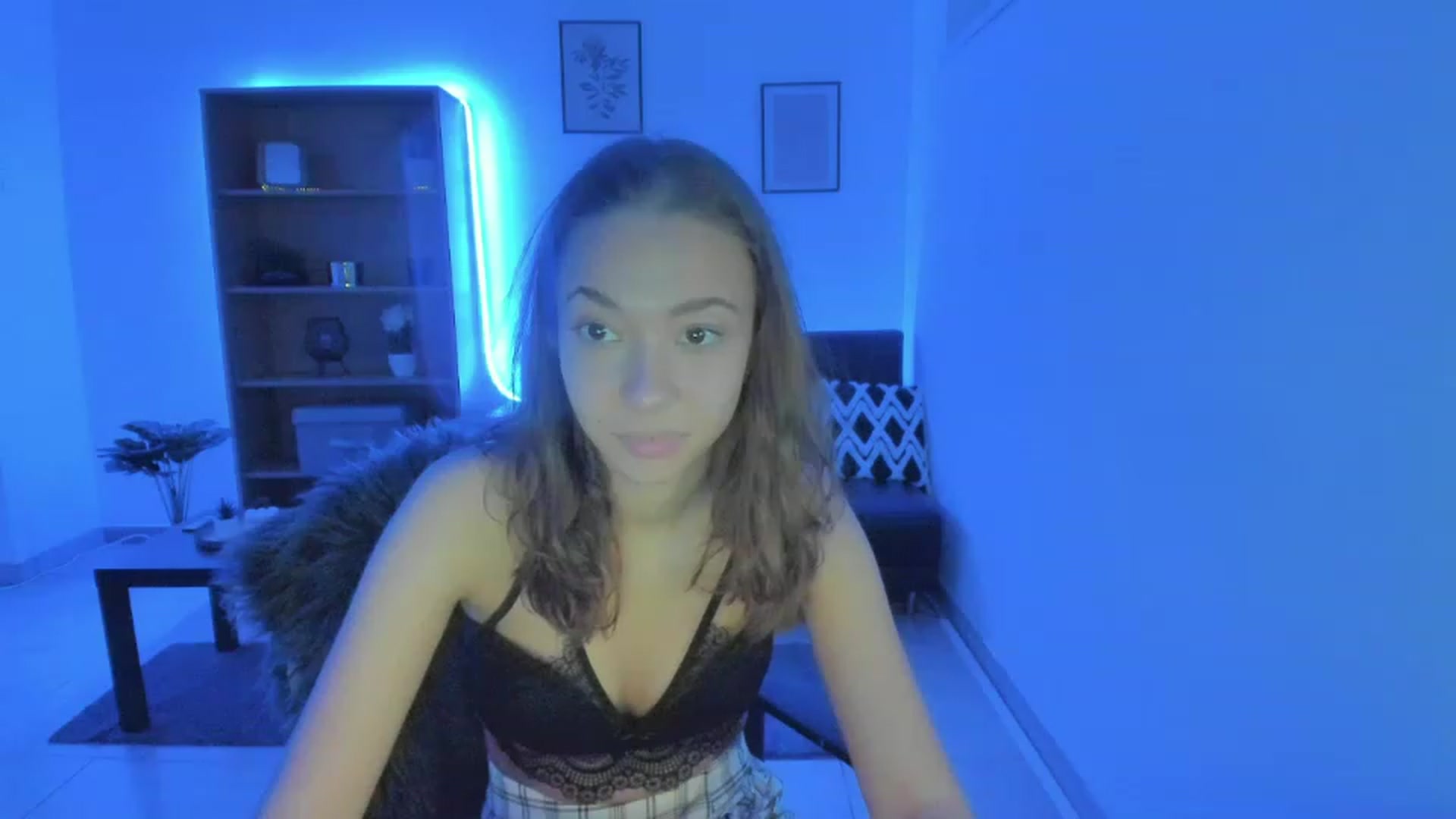 Gallery image thumbnail from Lara_lust18's myfreecams stream on, 03/05/2023, 16:27 image 14 of 20