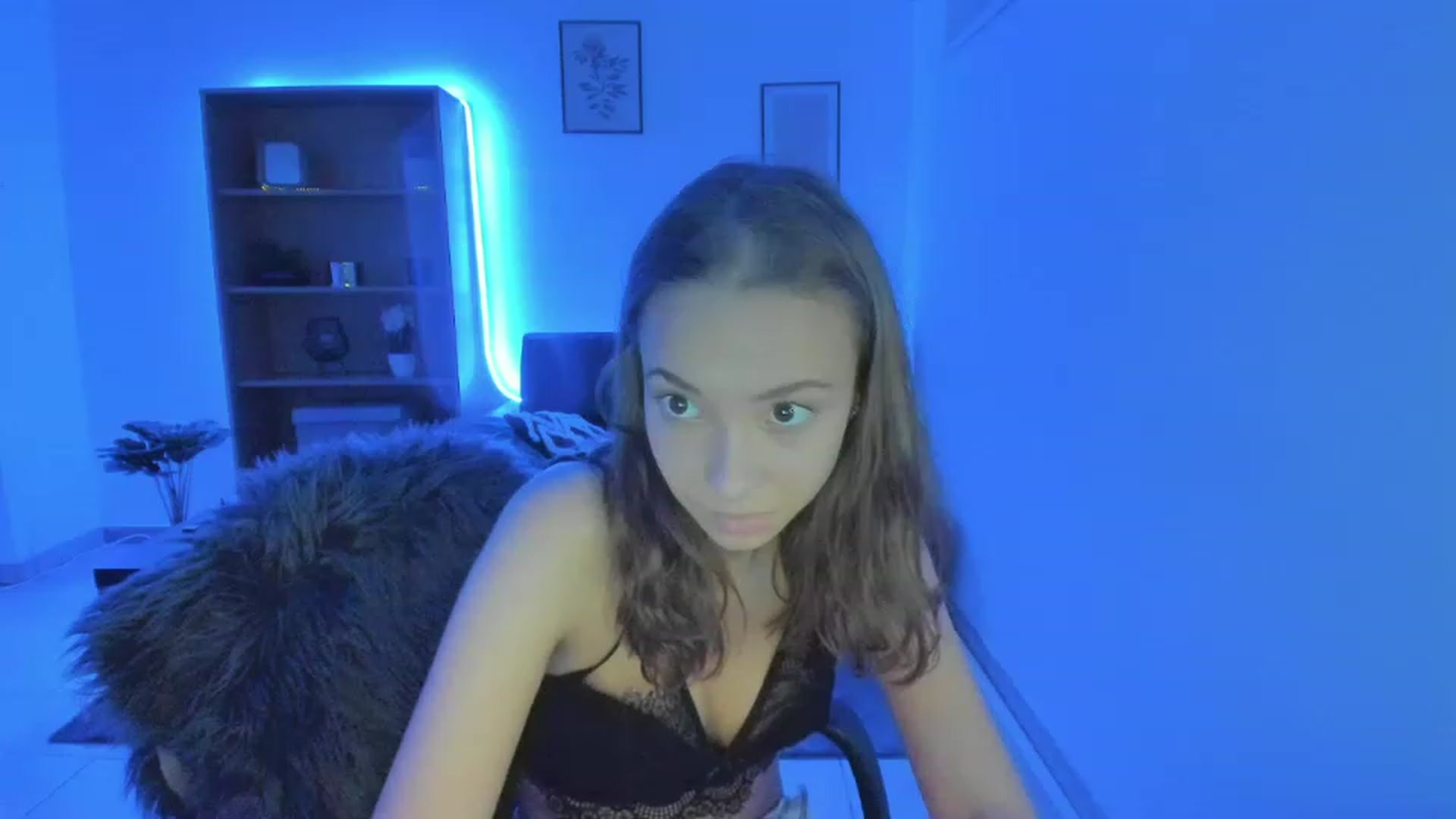 Gallery image thumbnail from Lara_lust18's myfreecams stream on, 03/05/2023, 19:45 image 15 of 20