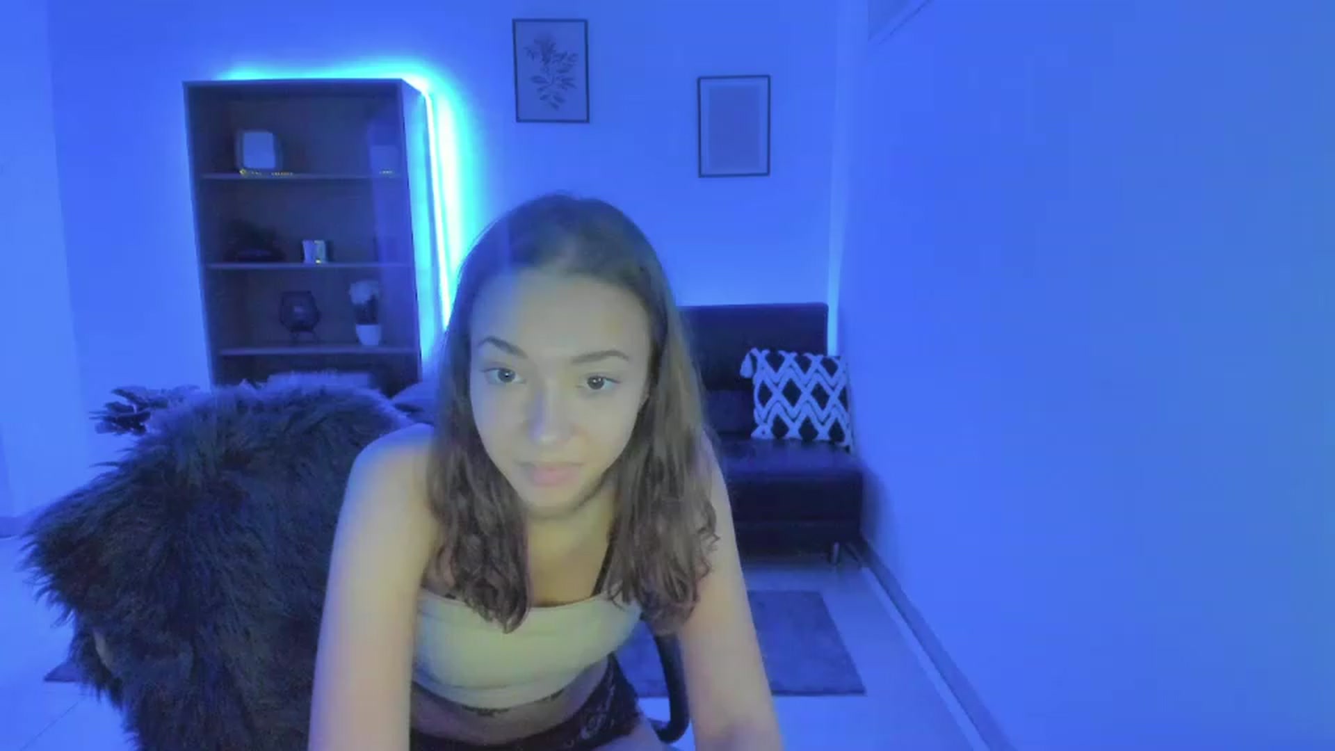 Gallery image thumbnail from Lara_lust18's myfreecams stream on, 03/05/2023, 19:45 image 4 of 20