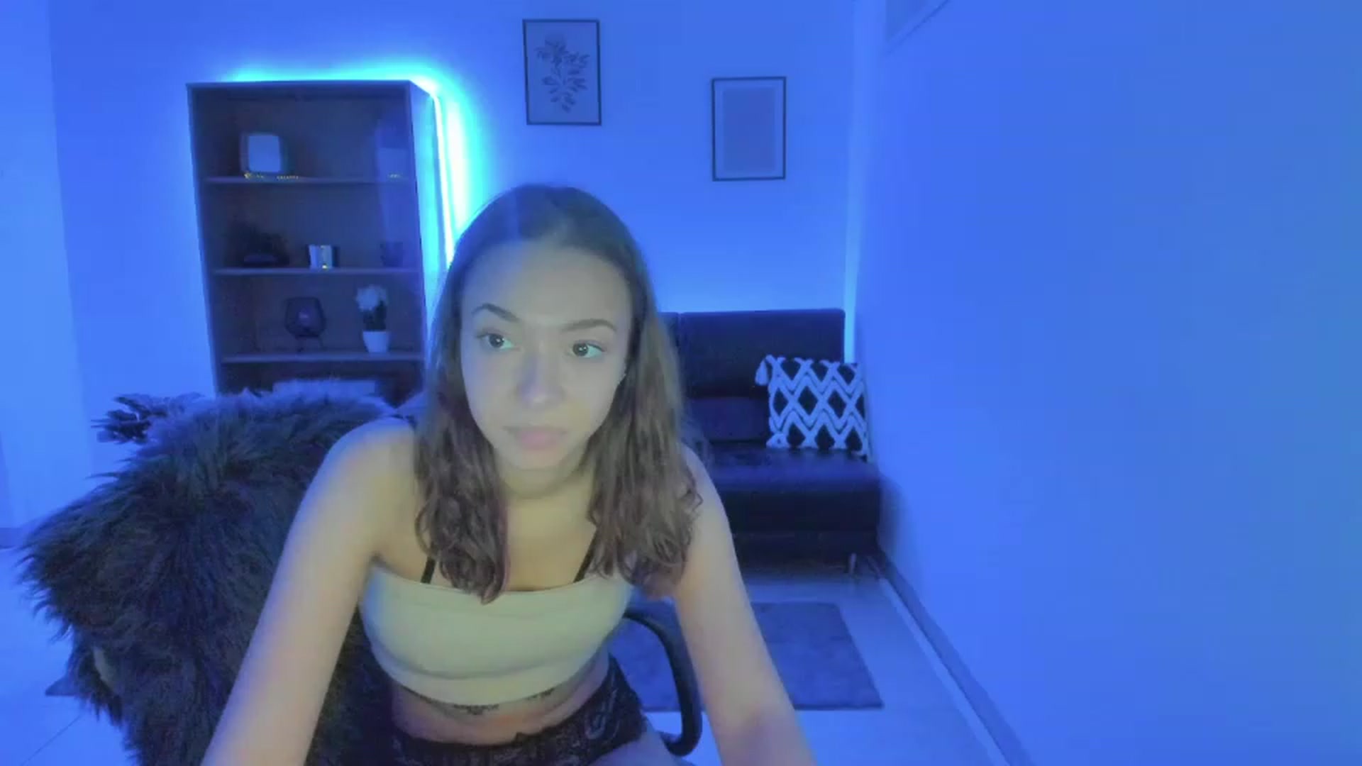 Gallery image thumbnail from Lara_lust18's myfreecams stream on, 03/05/2023, 19:45 image 3 of 20
