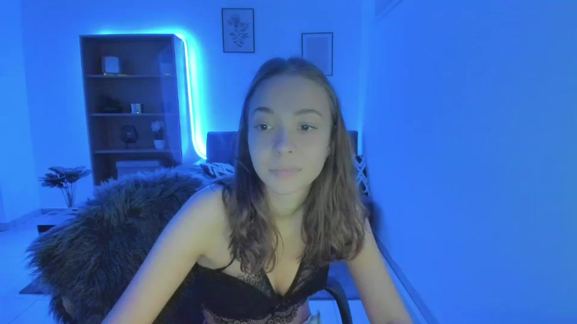 Gallery image thumbnail from Lara_lust18's myfreecams stream on, 03/05/2023, 19:45 image 14 of 20