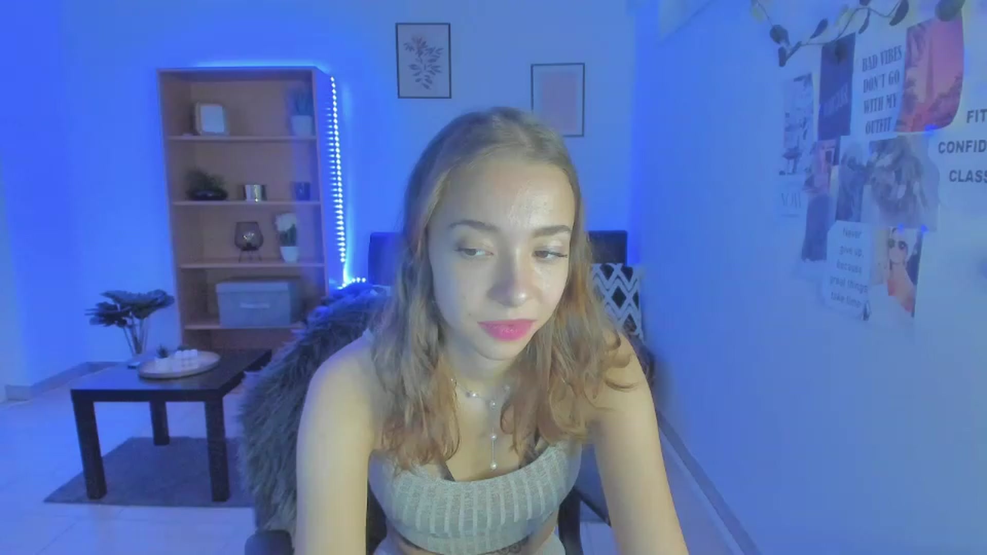 Gallery image thumbnail from Lara_lust18's myfreecams stream on, 03/12/2023, 16:00 image 2 of 20