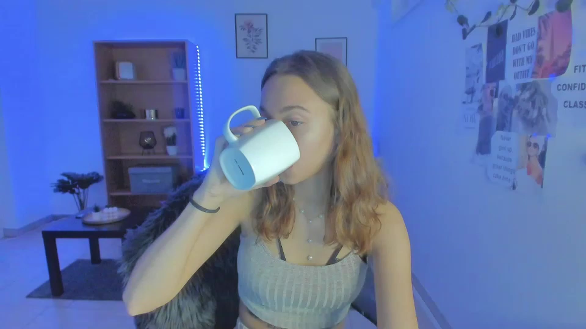 Gallery image thumbnail from Lara_lust18's myfreecams stream on, 03/12/2023, 16:00 image 12 of 20