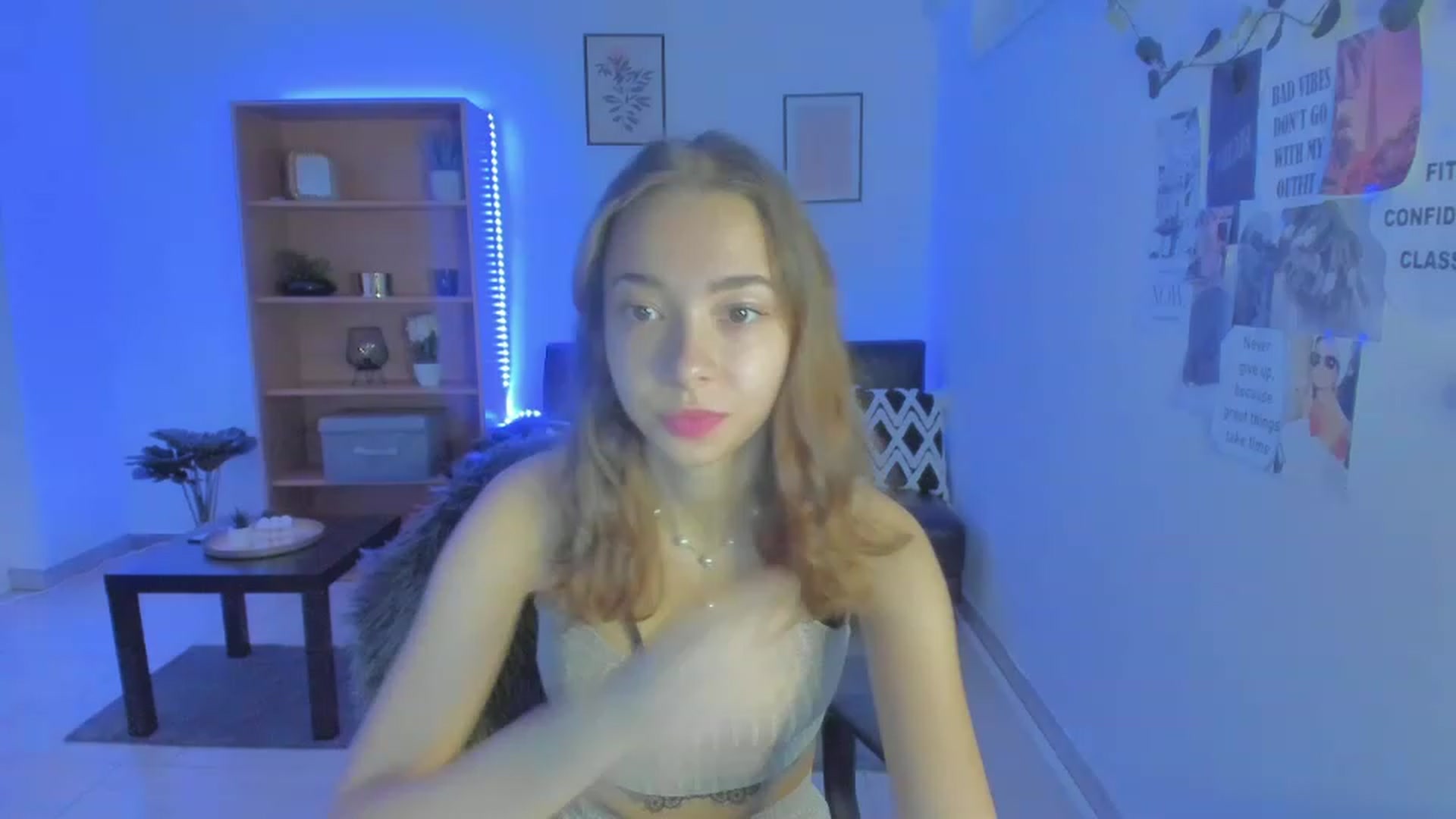 Gallery image thumbnail from Lara_lust18's myfreecams stream on, 03/12/2023, 16:00 image 1 of 20