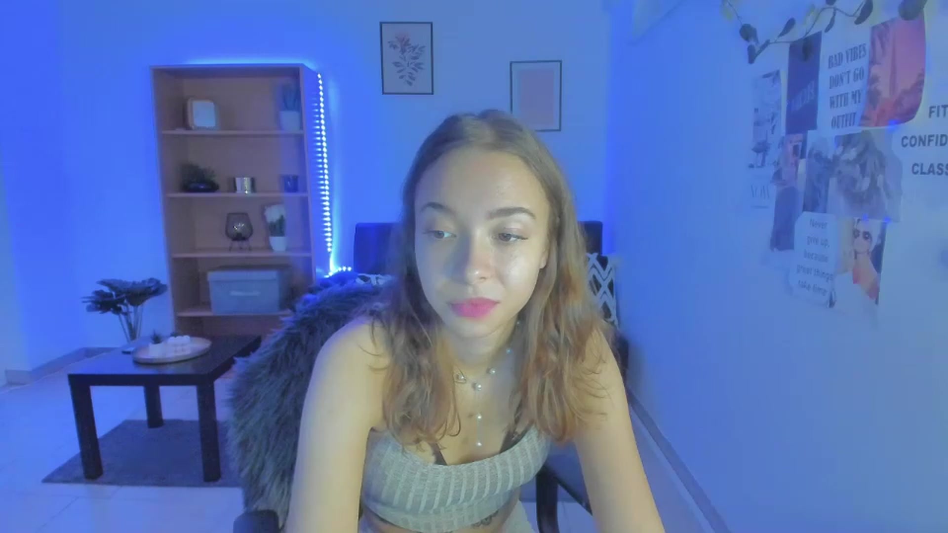Gallery image thumbnail from Lara_lust18's myfreecams stream on, 03/12/2023, 16:00 image 18 of 20