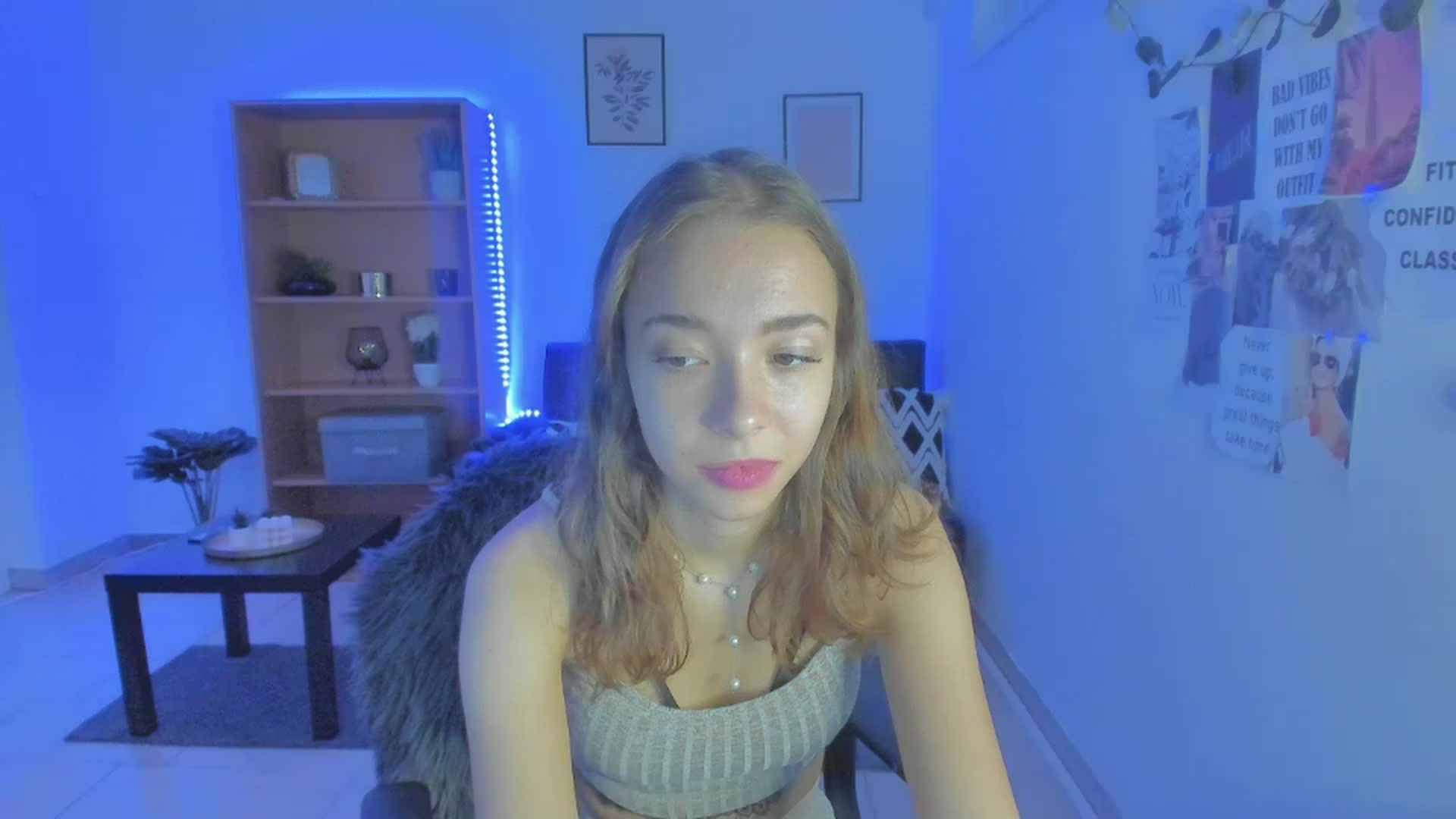 Gallery image thumbnail from Lara_lust18's myfreecams stream on, 03/12/2023, 16:00 image 3 of 20