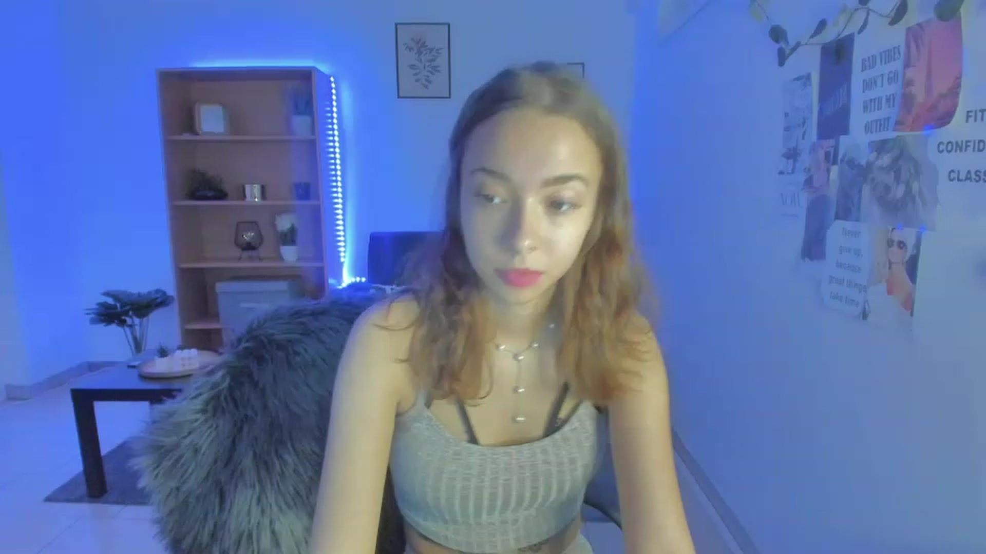 Gallery image thumbnail from Lara_lust18's myfreecams stream on, 03/12/2023, 16:00 image 15 of 20
