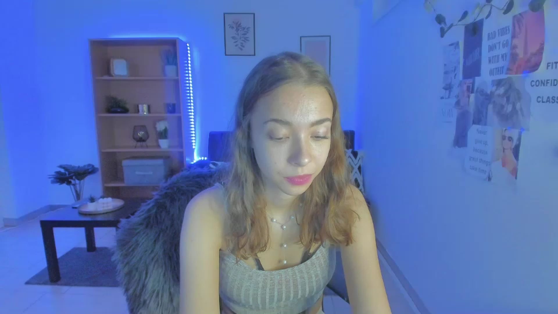 Gallery image thumbnail from Lara_lust18's myfreecams stream on, 03/12/2023, 16:00 image 13 of 20