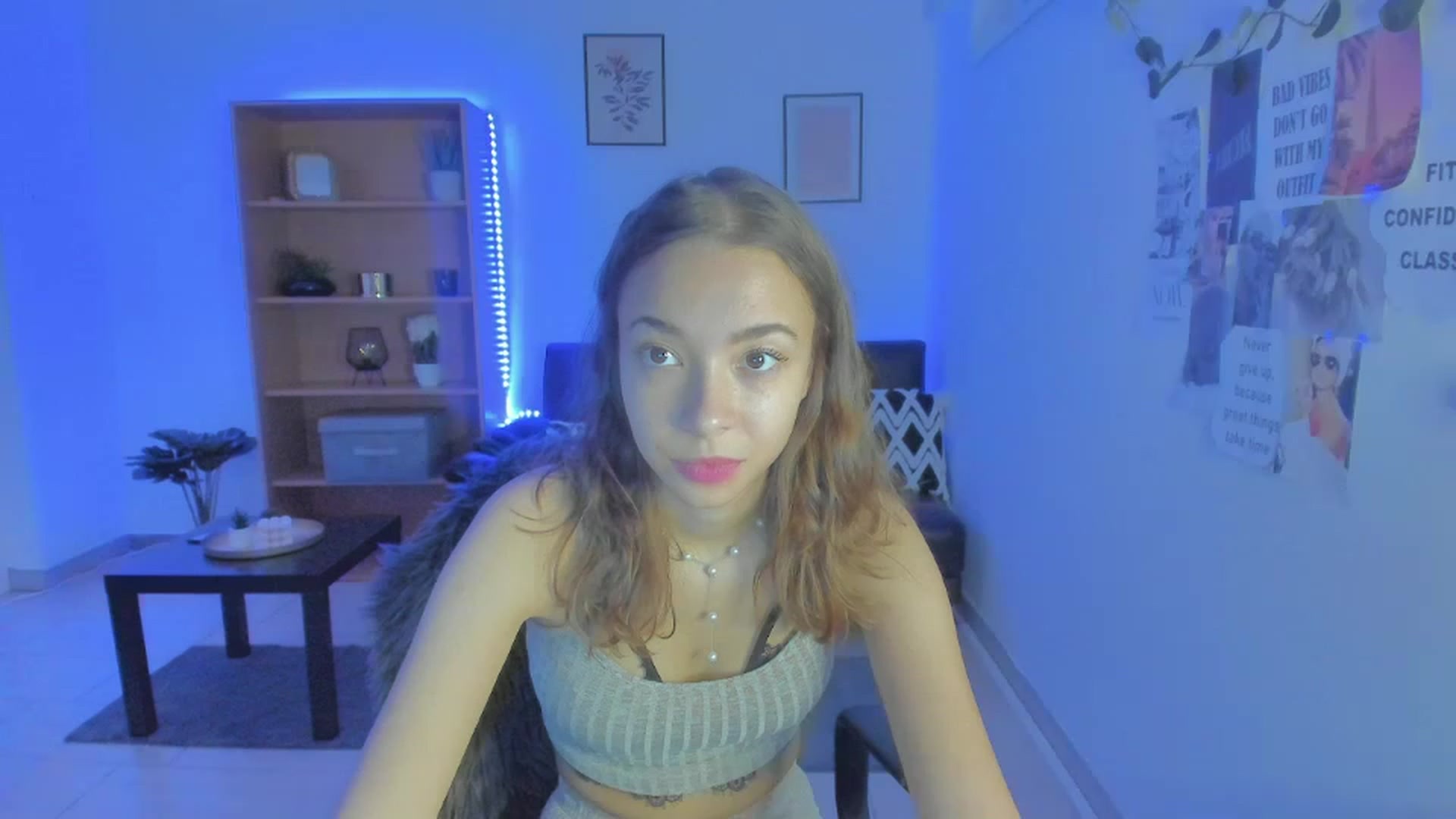 Gallery image thumbnail from Lara_lust18's myfreecams stream on, 03/12/2023, 16:00 image 16 of 20