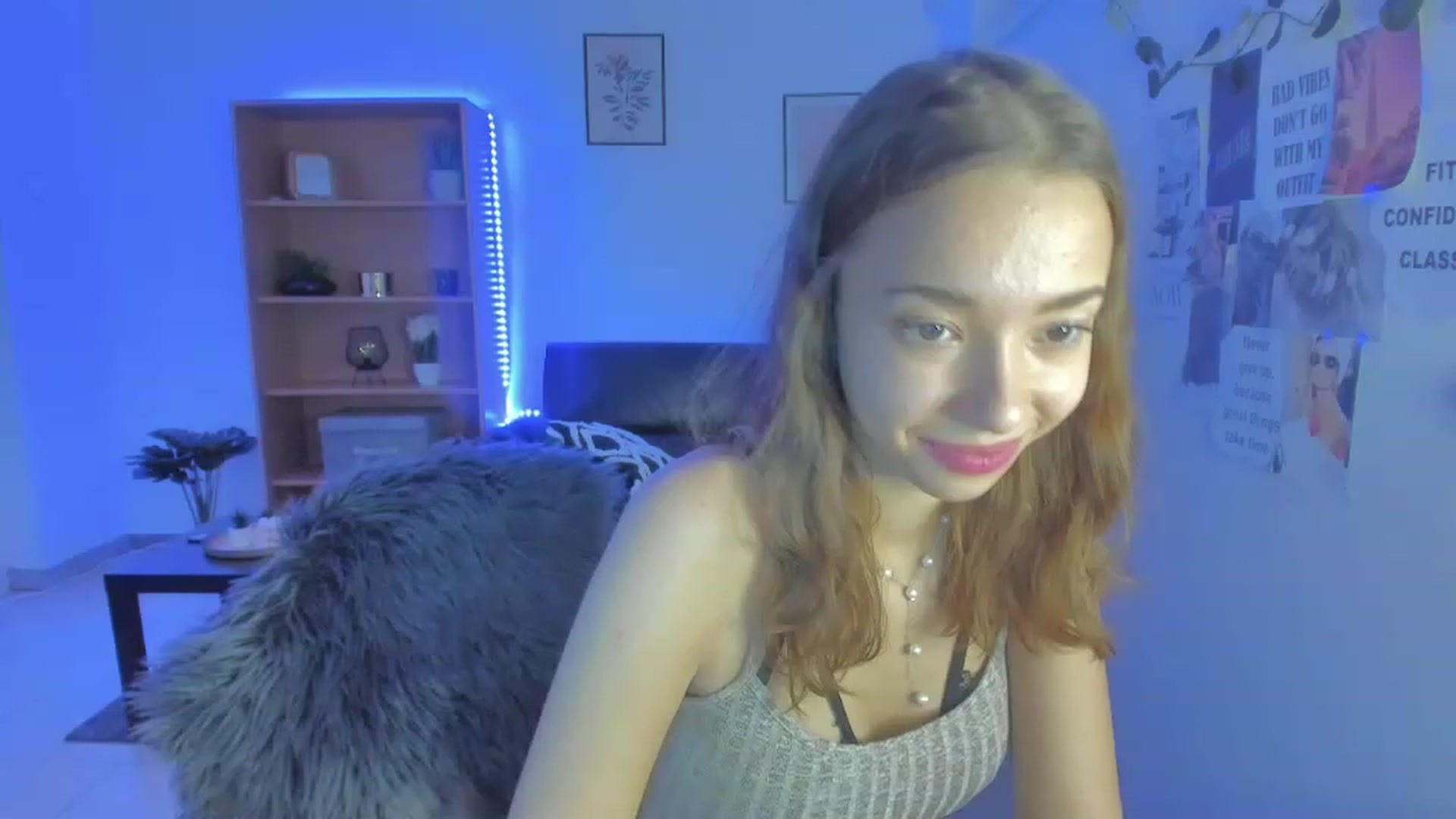 Gallery image thumbnail from Lara_lust18's myfreecams stream on, 03/12/2023, 16:00 image 14 of 20