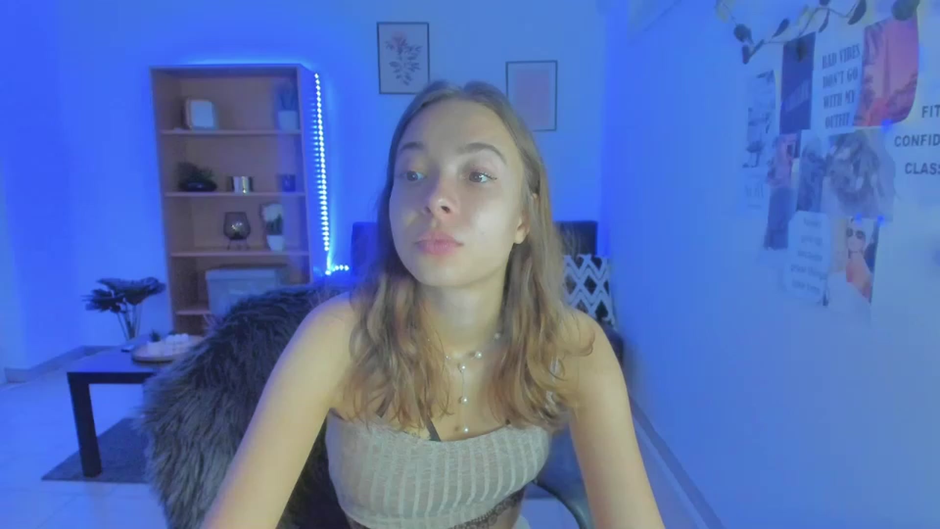 Gallery image thumbnail from Lara_lust18's myfreecams stream on, 03/12/2023, 17:12 image 16 of 20