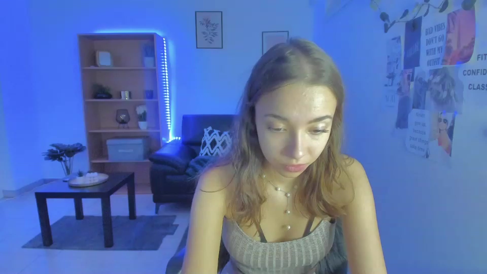 Gallery image thumbnail from Lara_lust18's myfreecams stream on, 03/12/2023, 17:12 image 5 of 20