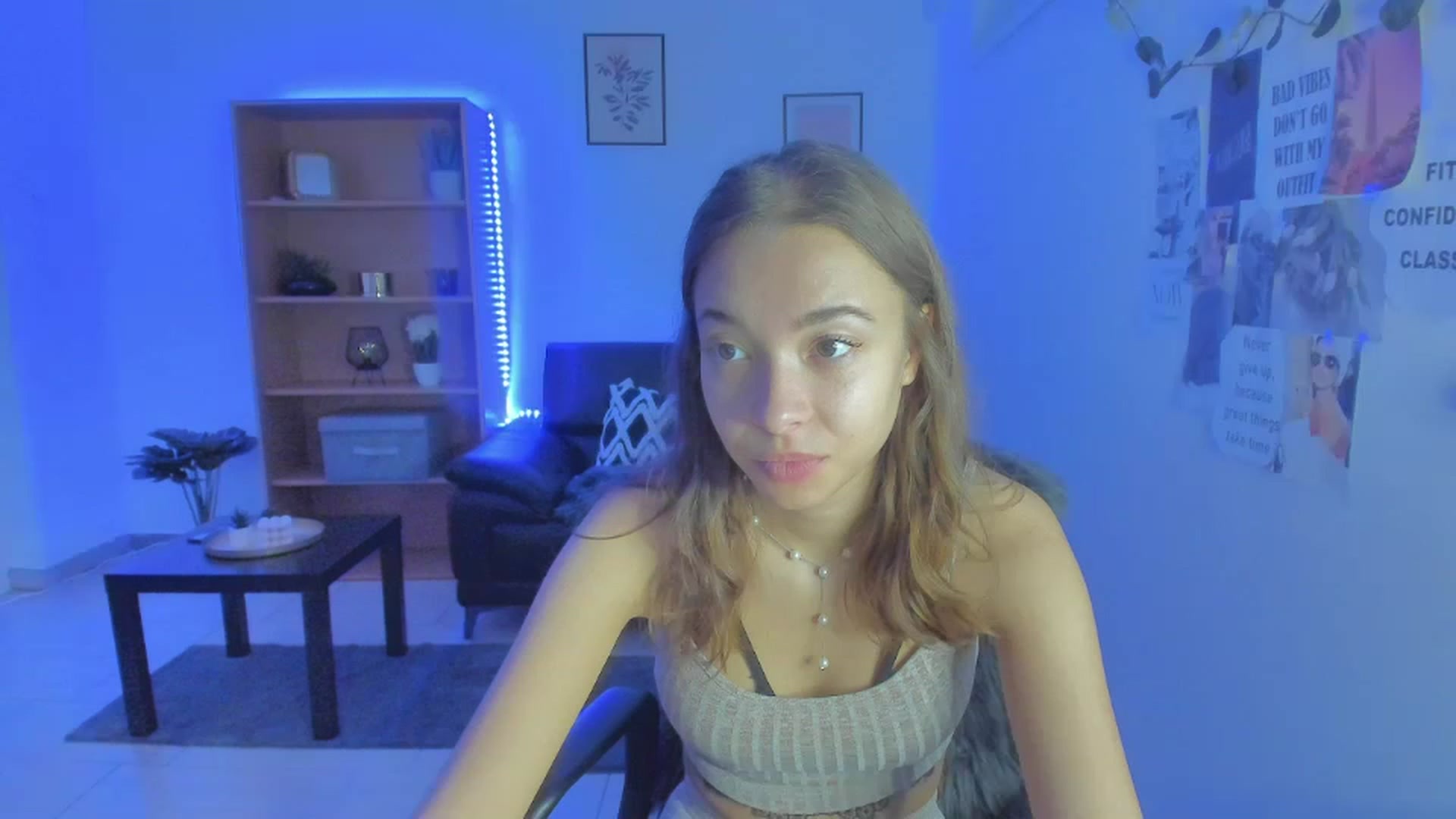 Gallery image thumbnail from Lara_lust18's myfreecams stream on, 03/12/2023, 17:12 image 3 of 20