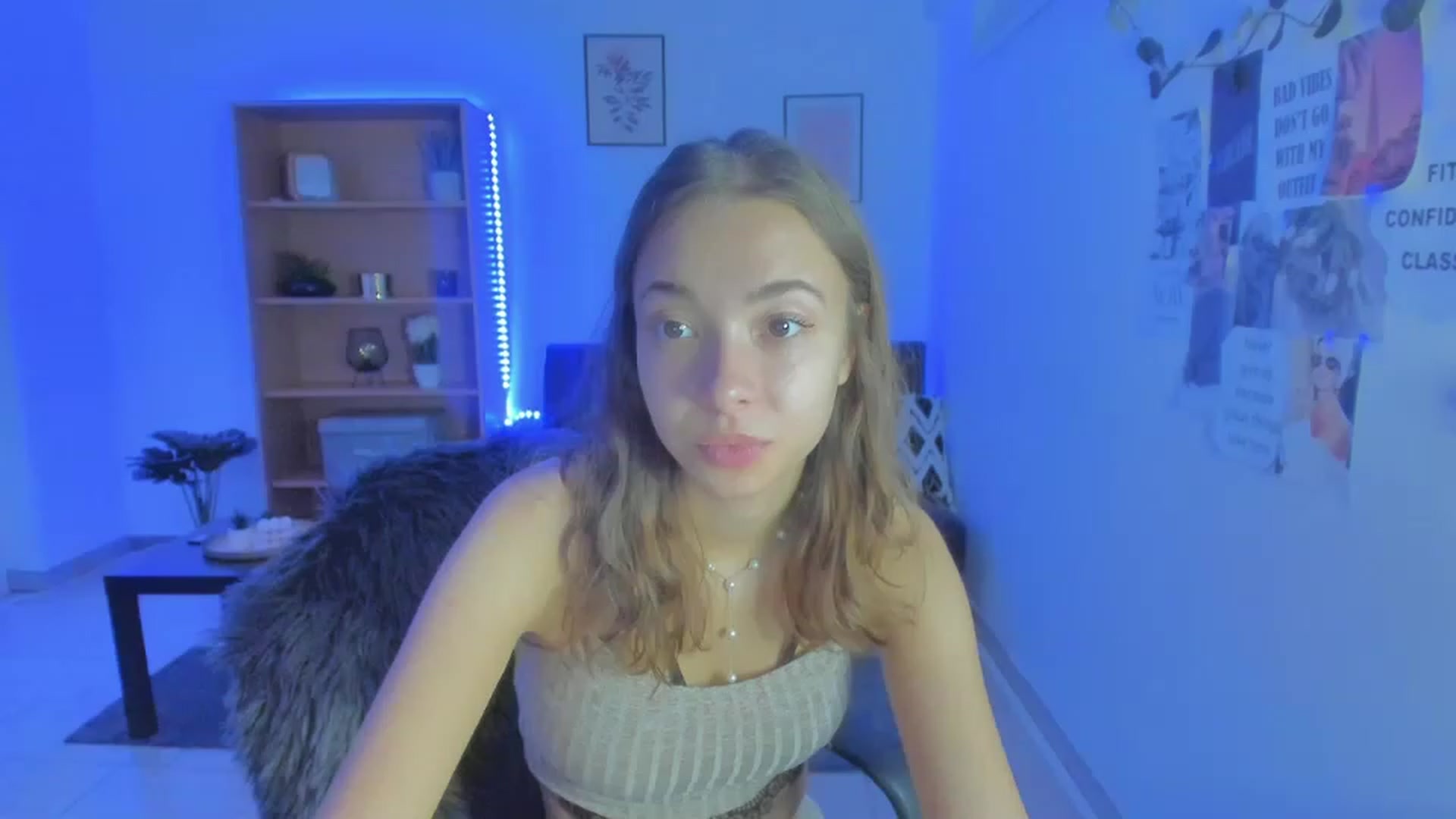 Gallery image thumbnail from Lara_lust18's myfreecams stream on, 03/12/2023, 17:12 image 15 of 20