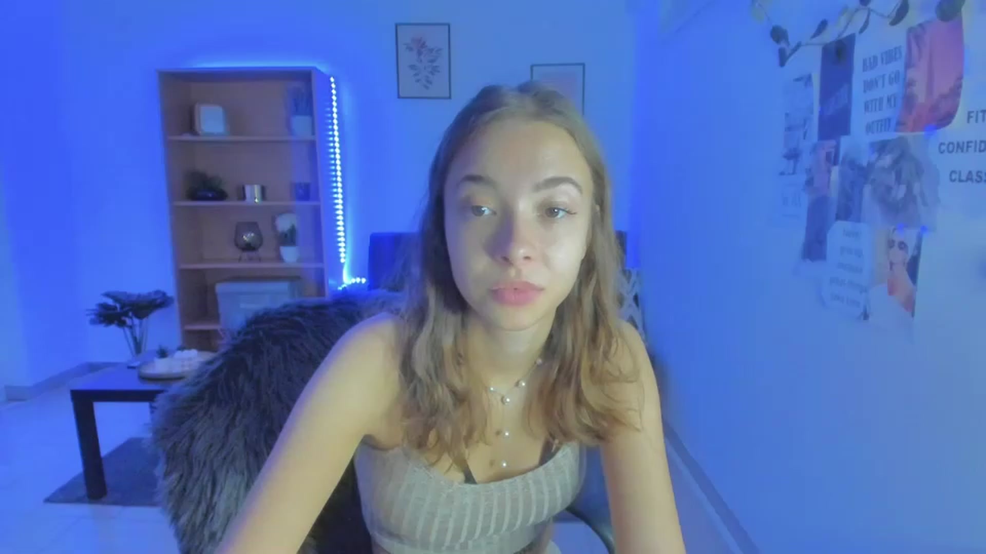 Gallery image thumbnail from Lara_lust18's myfreecams stream on, 03/12/2023, 17:12 image 12 of 20