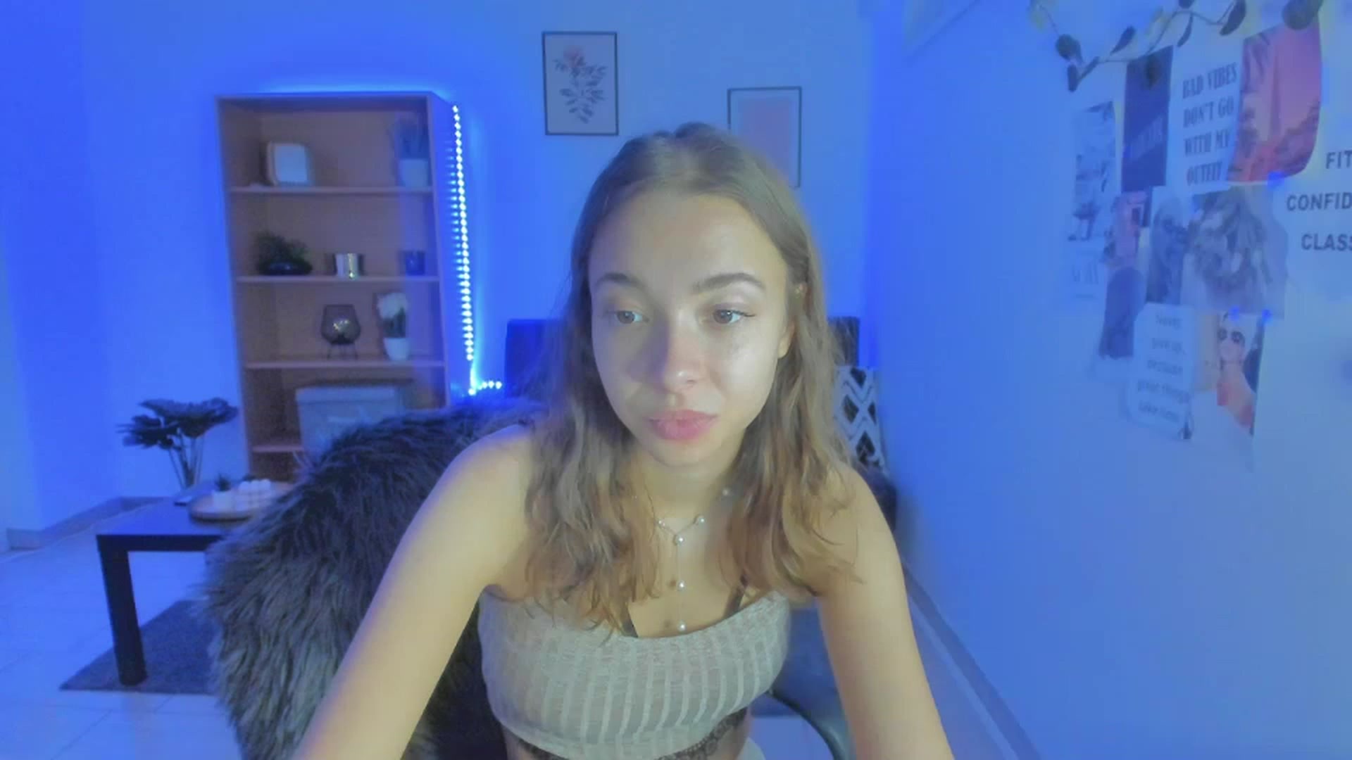 Gallery image thumbnail from Lara_lust18's myfreecams stream on, 03/12/2023, 17:12 image 18 of 20
