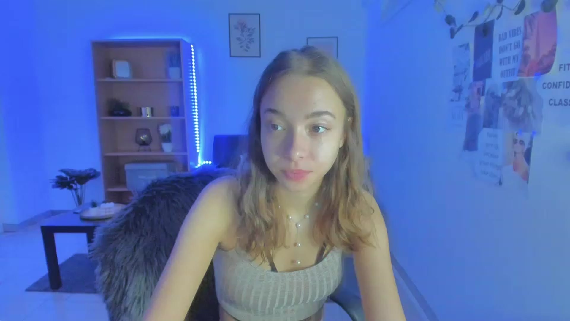 Gallery image thumbnail from Lara_lust18's myfreecams stream on, 03/12/2023, 17:12 image 8 of 20