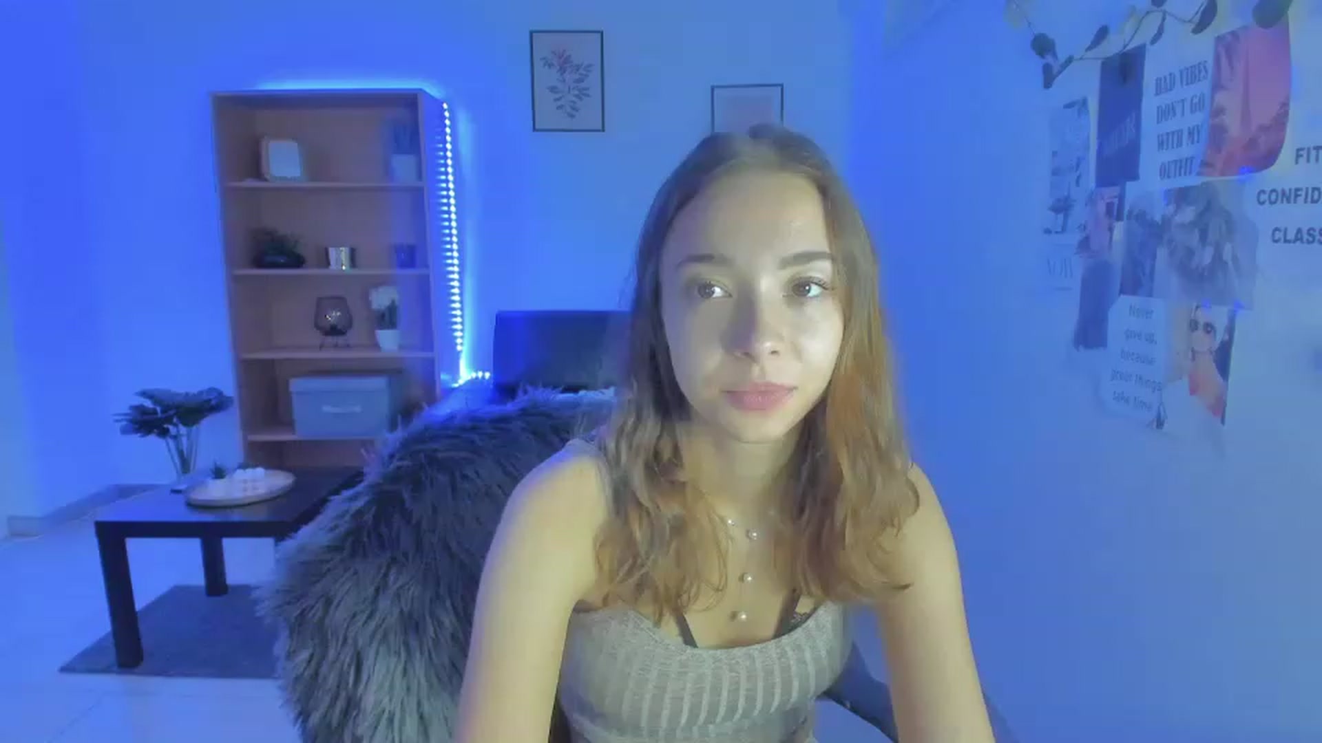 Gallery image thumbnail from Lara_lust18's myfreecams stream on, 03/12/2023, 18:20 image 6 of 20