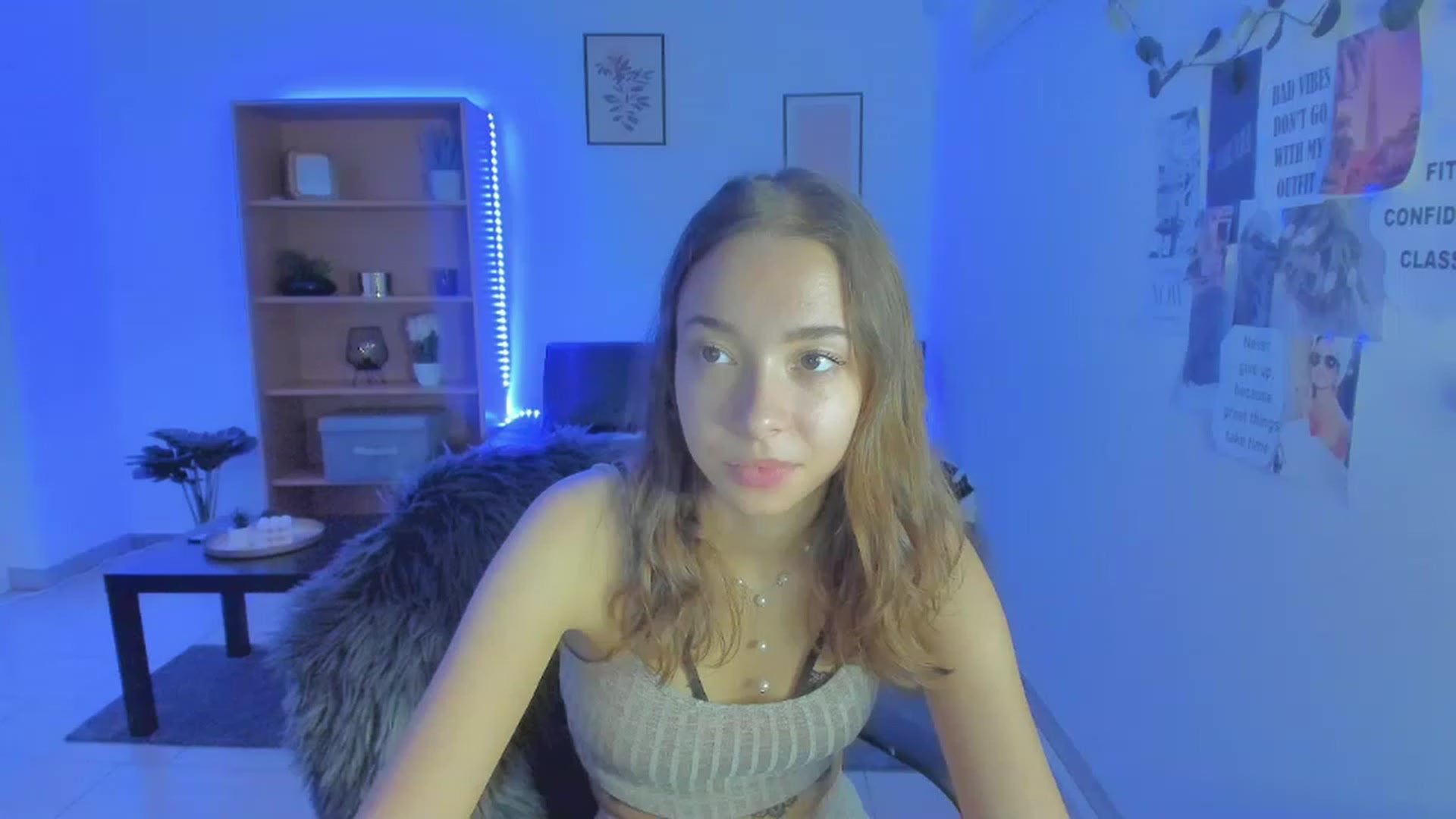 Gallery image thumbnail from Lara_lust18's myfreecams stream on, 03/12/2023, 18:20 image 10 of 20
