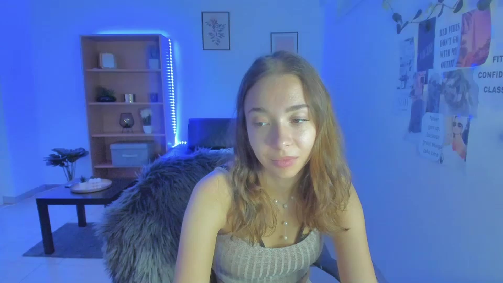 Gallery image thumbnail from Lara_lust18's myfreecams stream on, 03/12/2023, 18:20 image 5 of 20