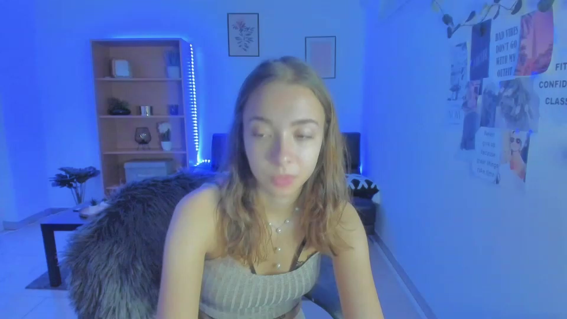 Gallery image thumbnail from Lara_lust18's myfreecams stream on, 03/12/2023, 18:20 image 2 of 20