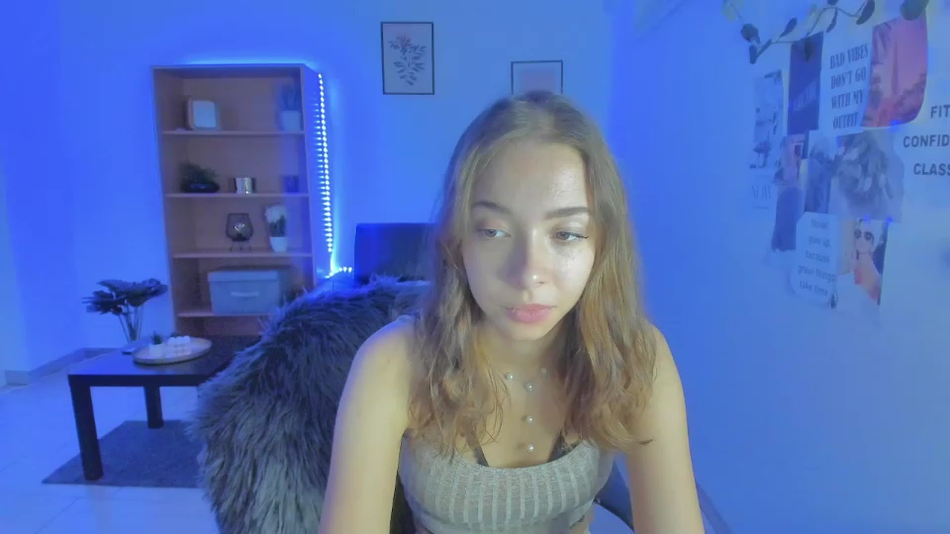 Gallery image thumbnail from Lara_lust18's myfreecams stream on, 03/12/2023, 18:20 image 4 of 20