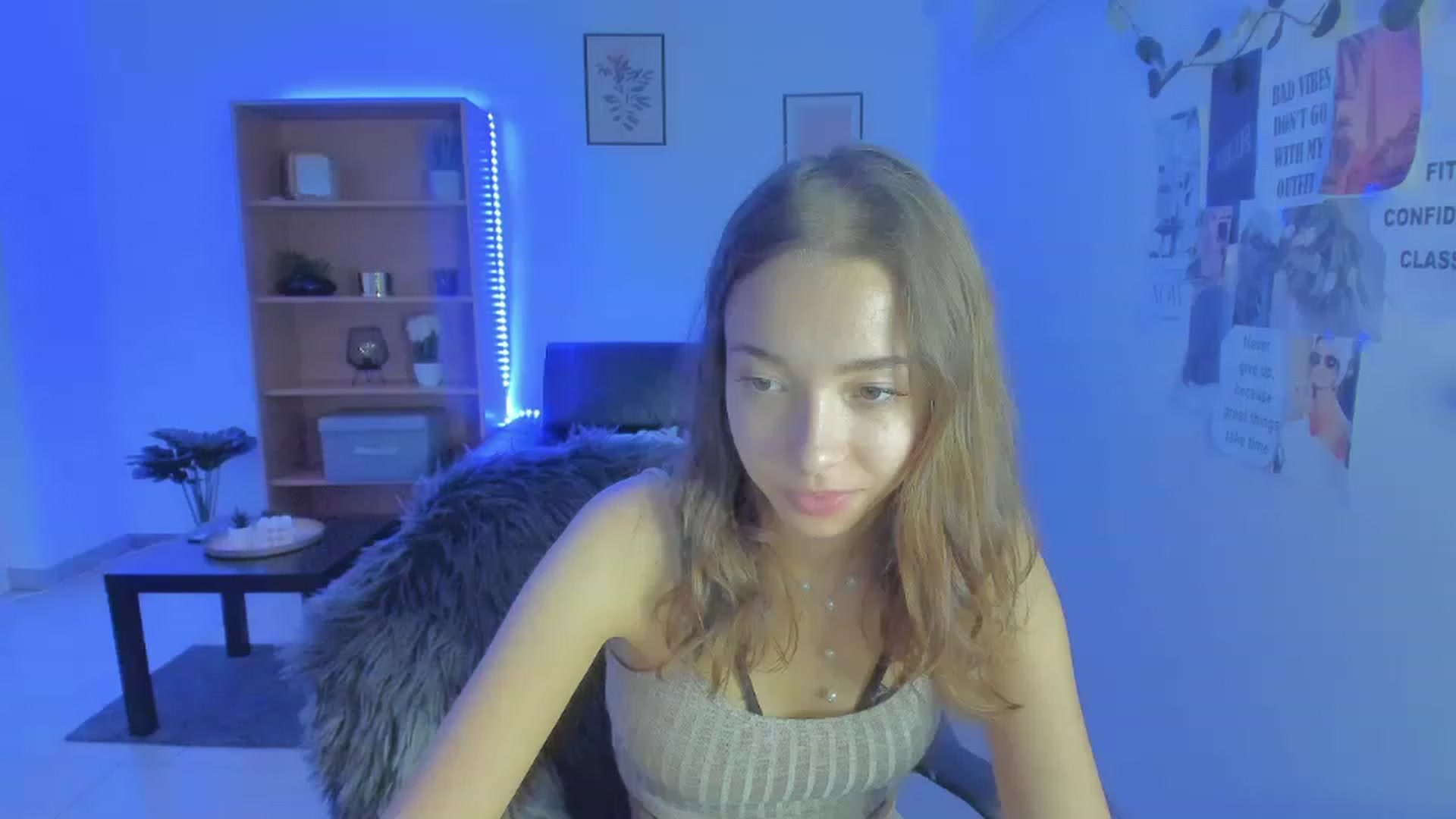 Gallery image thumbnail from Lara_lust18's myfreecams stream on, 03/12/2023, 18:20 image 8 of 20
