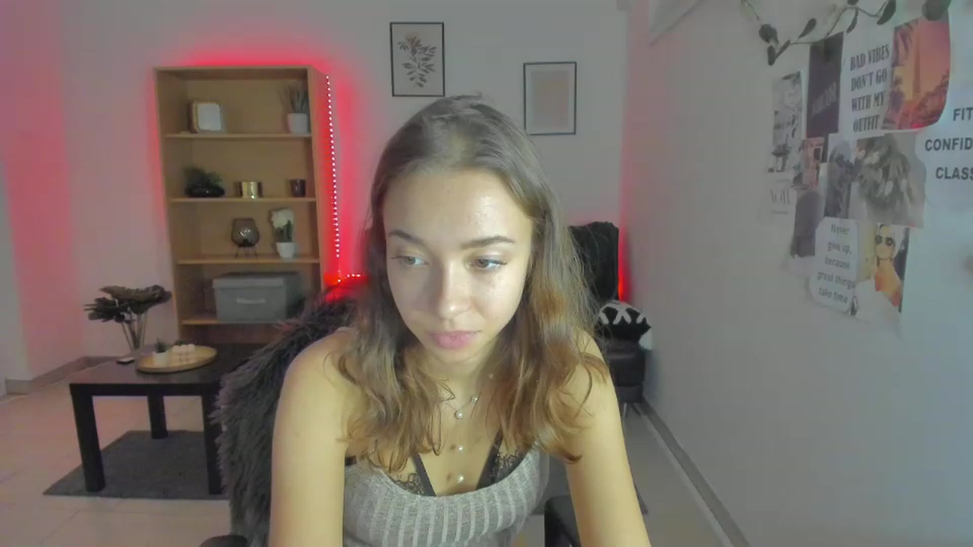 Gallery image thumbnail from Lara_lust18's myfreecams stream on, 03/12/2023, 21:12 image 5 of 20