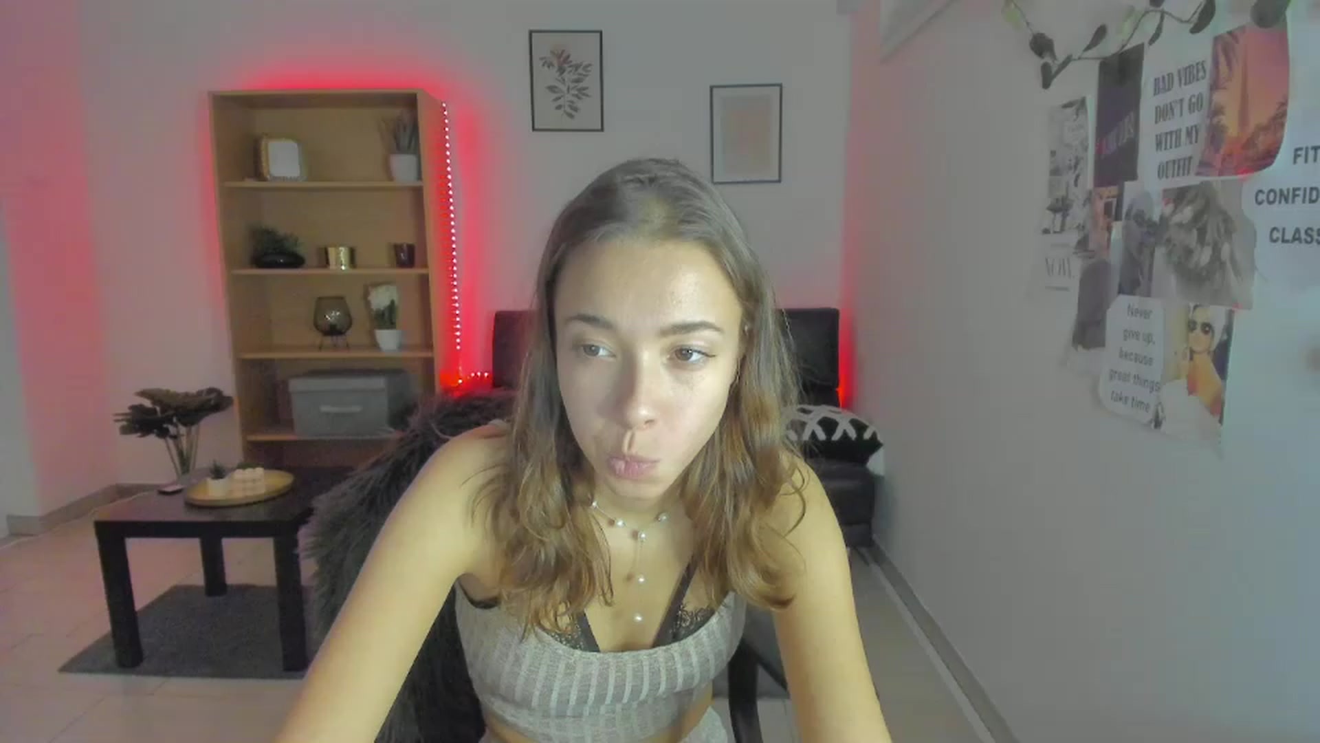 Gallery image thumbnail from Lara_lust18's myfreecams stream on, 03/12/2023, 21:12 image 3 of 20