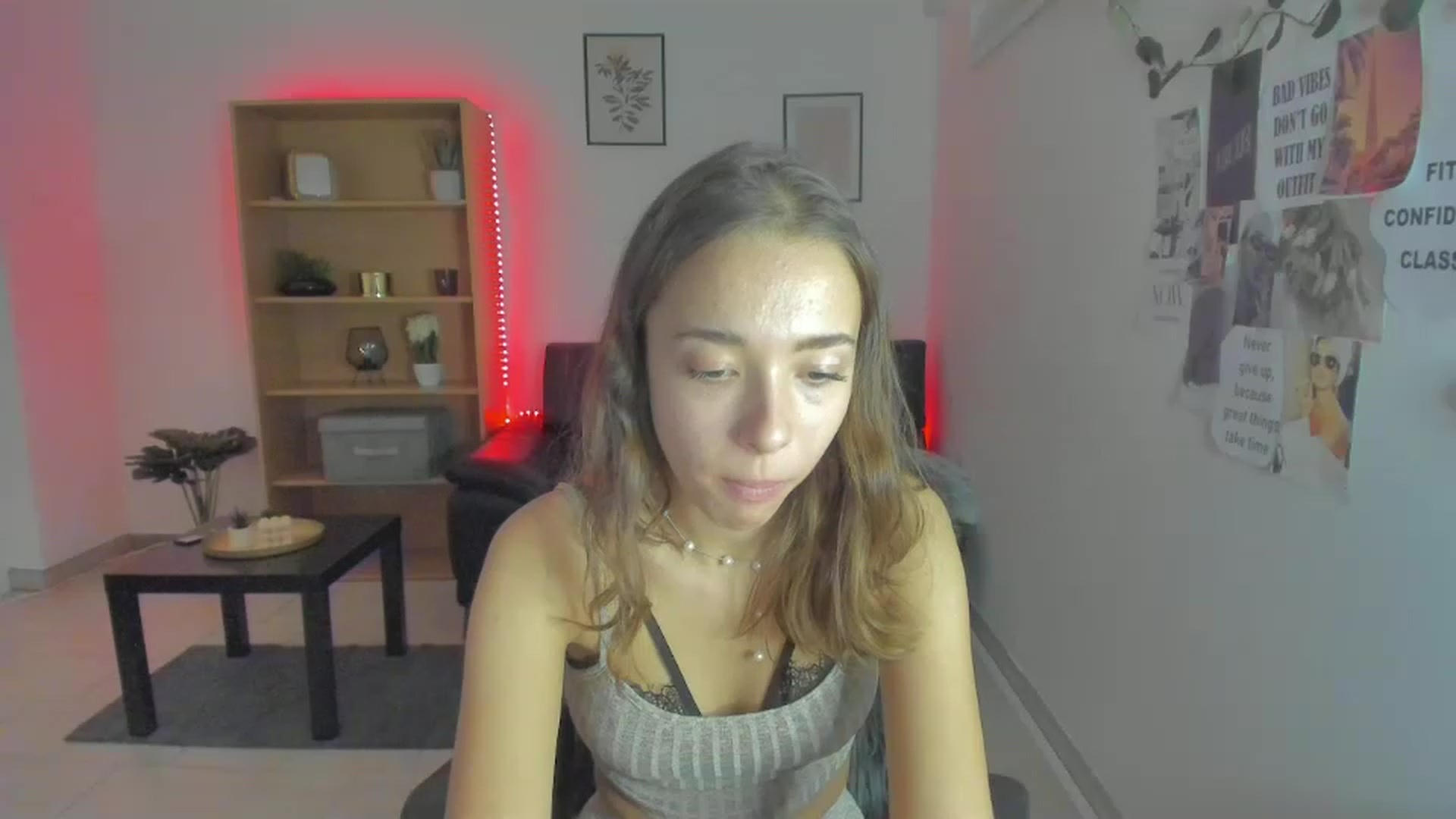 Gallery image thumbnail from Lara_lust18's myfreecams stream on, 03/12/2023, 21:12 image 10 of 20