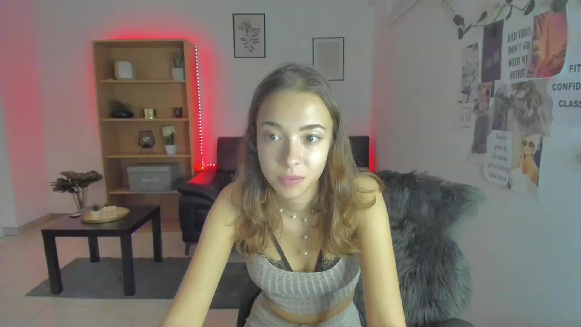 Gallery image thumbnail from Lara_lust18's myfreecams stream on, 03/12/2023, 21:12 image 19 of 20