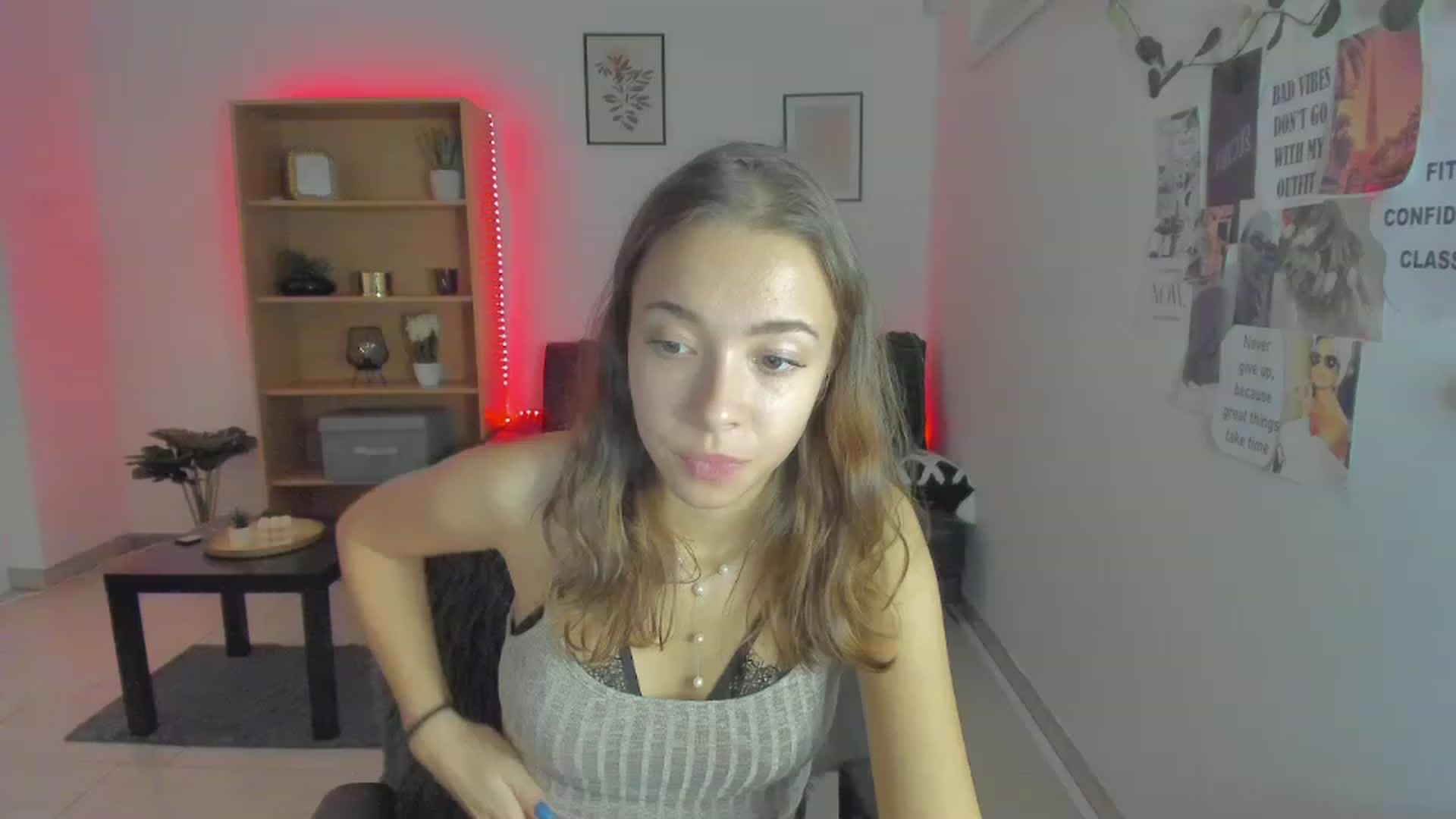 Gallery image thumbnail from Lara_lust18's myfreecams stream on, 03/12/2023, 21:12 image 6 of 20