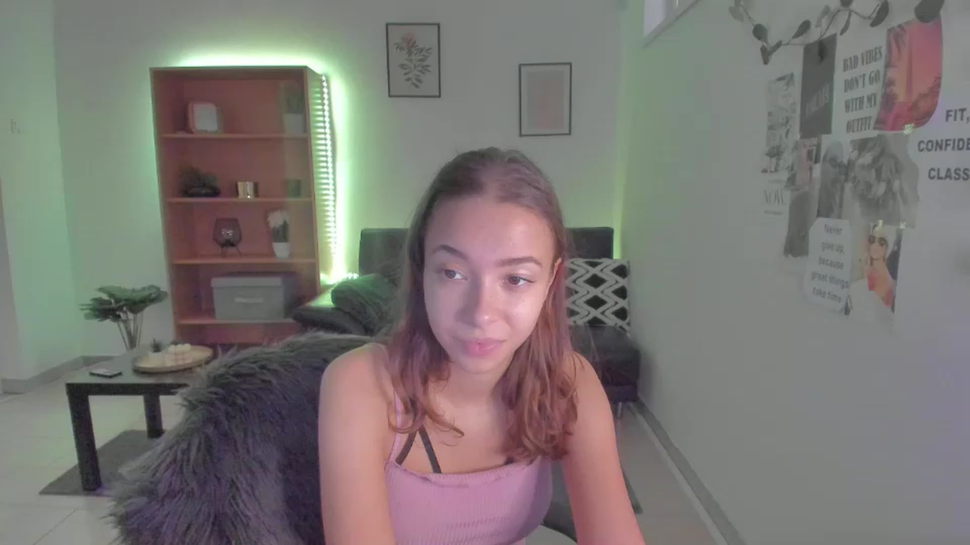 Gallery image thumbnail from Lara_lust18's myfreecams stream on, 03/14/2023, 10:16 image 6 of 20