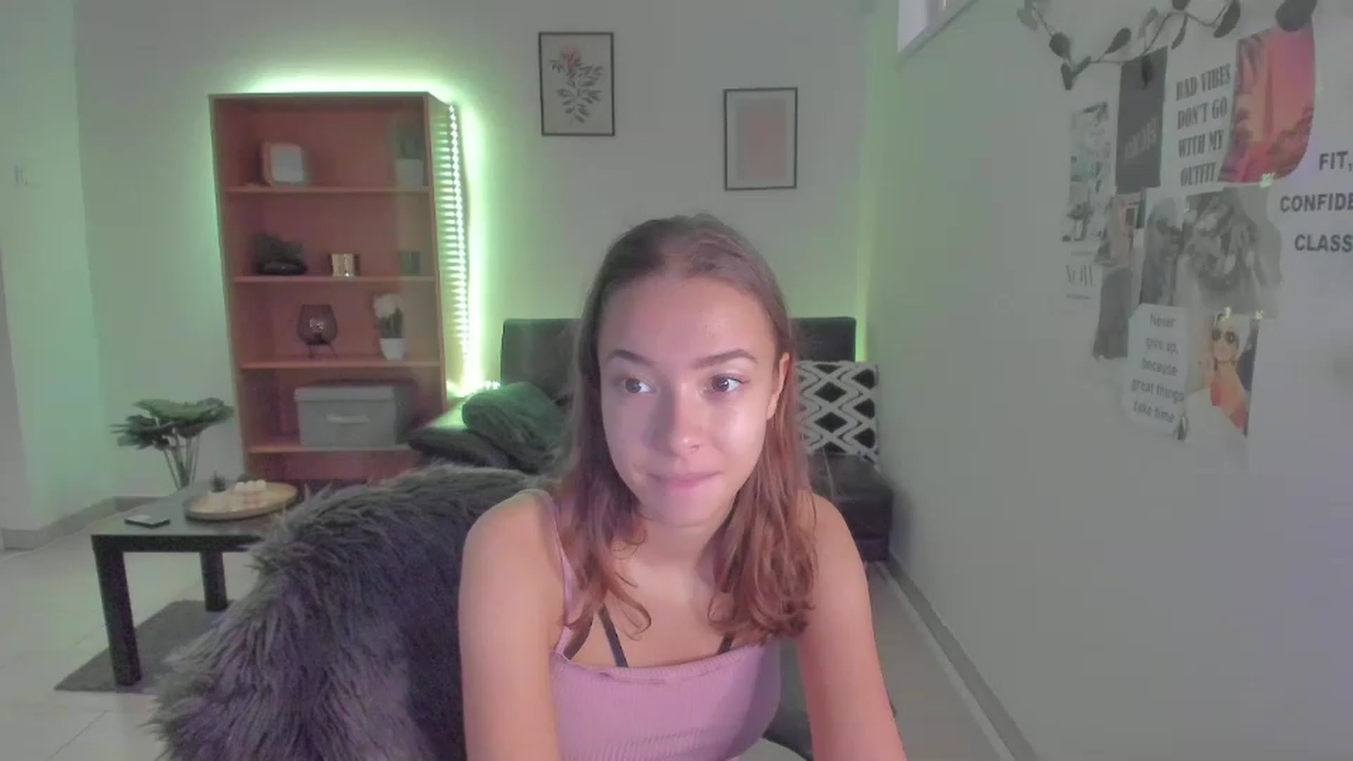 Gallery image thumbnail from Lara_lust18's myfreecams stream on, 03/14/2023, 10:16 image 17 of 20
