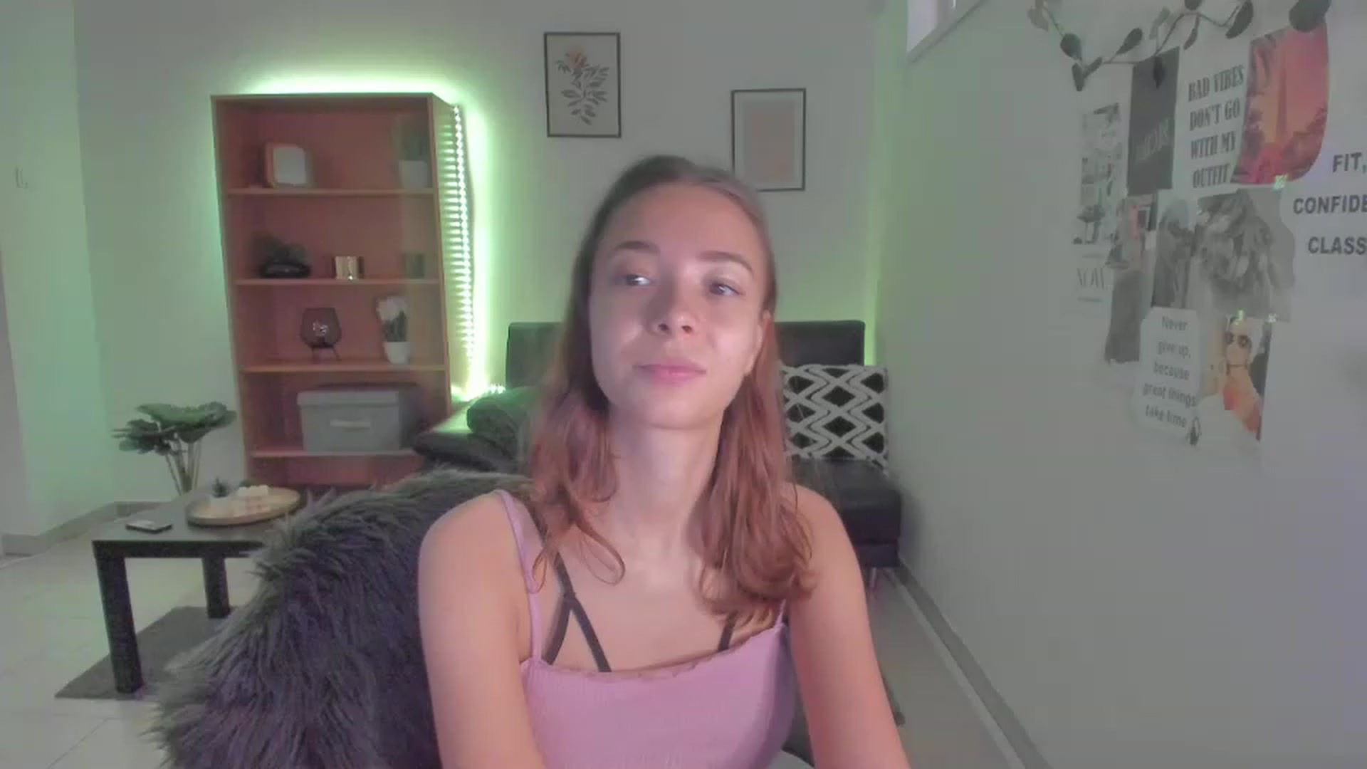 Gallery image thumbnail from Lara_lust18's myfreecams stream on, 03/14/2023, 10:16 image 16 of 20