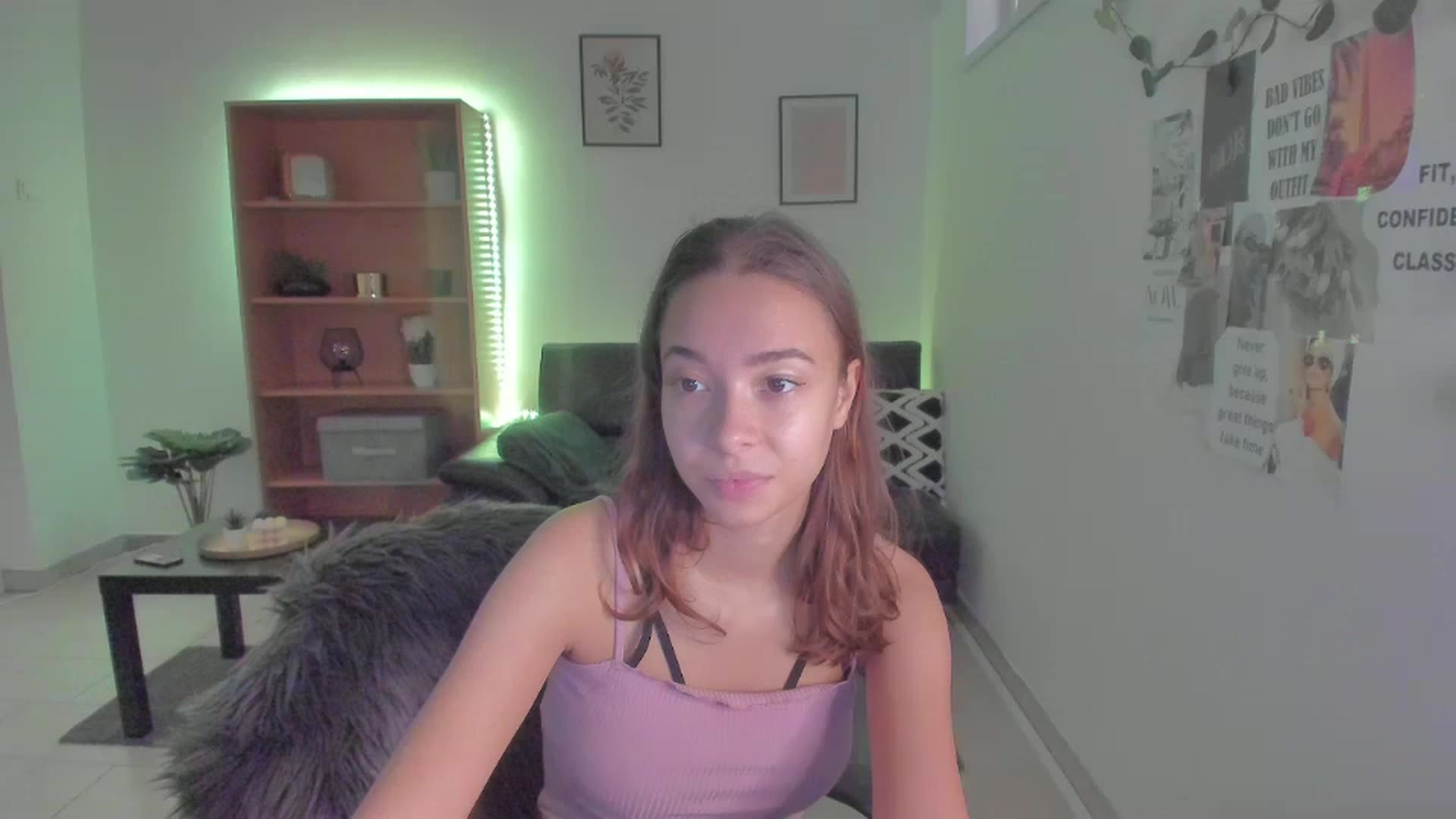 Gallery image thumbnail from Lara_lust18's myfreecams stream on, 03/14/2023, 10:16 image 8 of 20