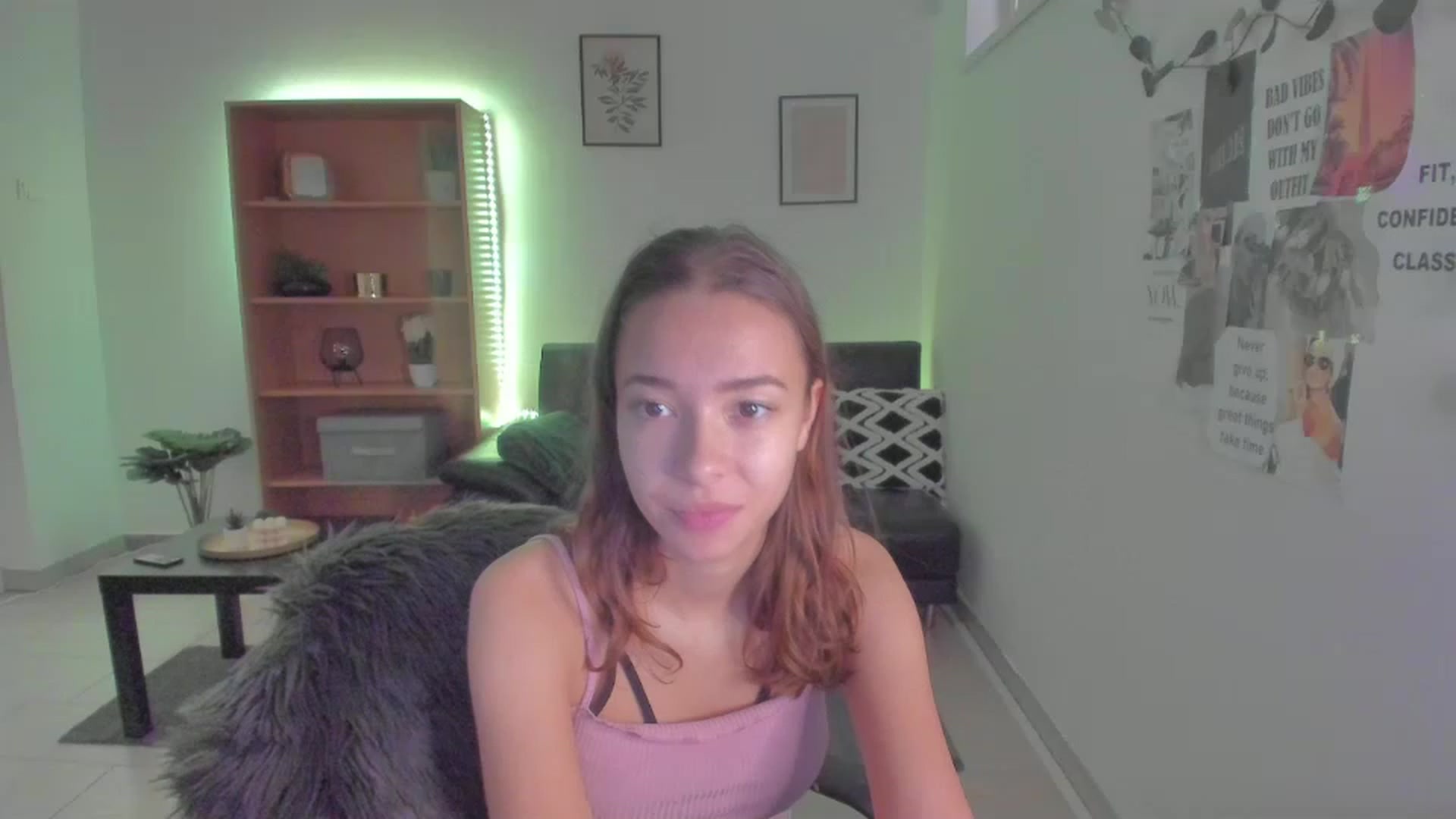 Gallery image thumbnail from Lara_lust18's myfreecams stream on, 03/14/2023, 10:16 image 13 of 20