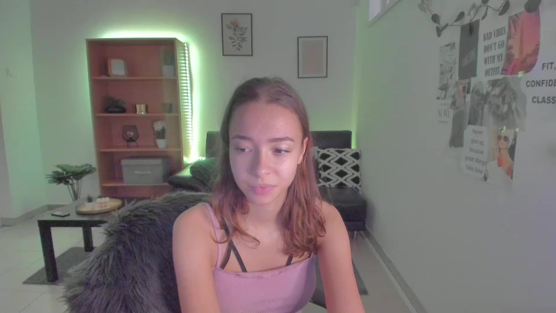 Gallery image thumbnail from Lara_lust18's myfreecams stream on, 03/14/2023, 10:16 image 7 of 20