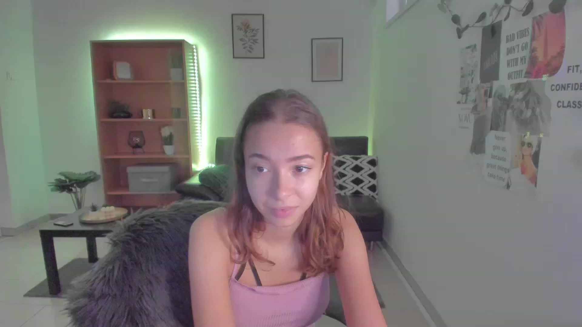Gallery image thumbnail from Lara_lust18's myfreecams stream on, 03/14/2023, 10:16 image 5 of 20