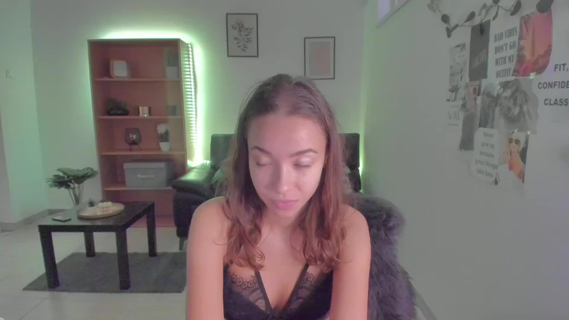 Gallery image thumbnail from Lara_lust18's myfreecams stream on, 03/14/2023, 12:41 image 20 of 20